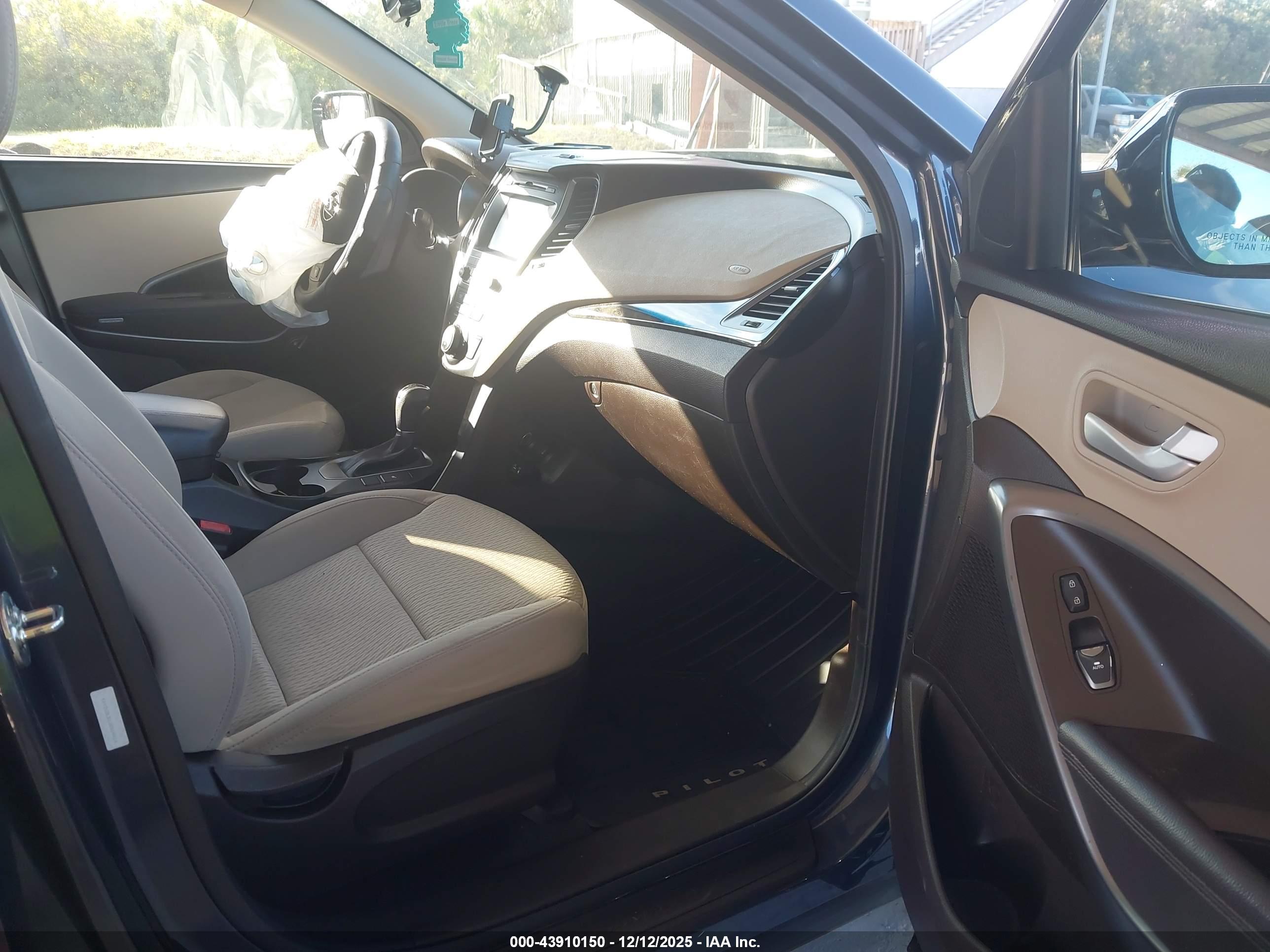 HYUNDAI SANTA image 5