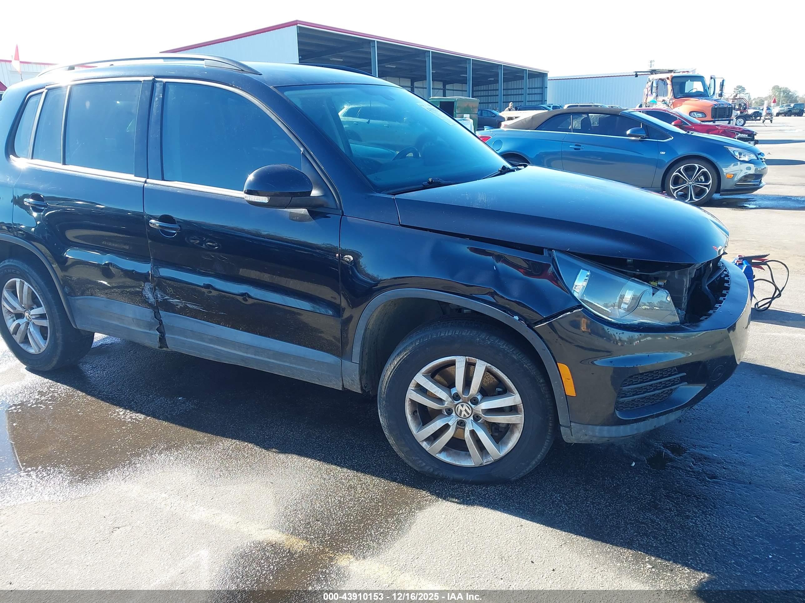 VOLKSWAGEN TIGUAN image 6