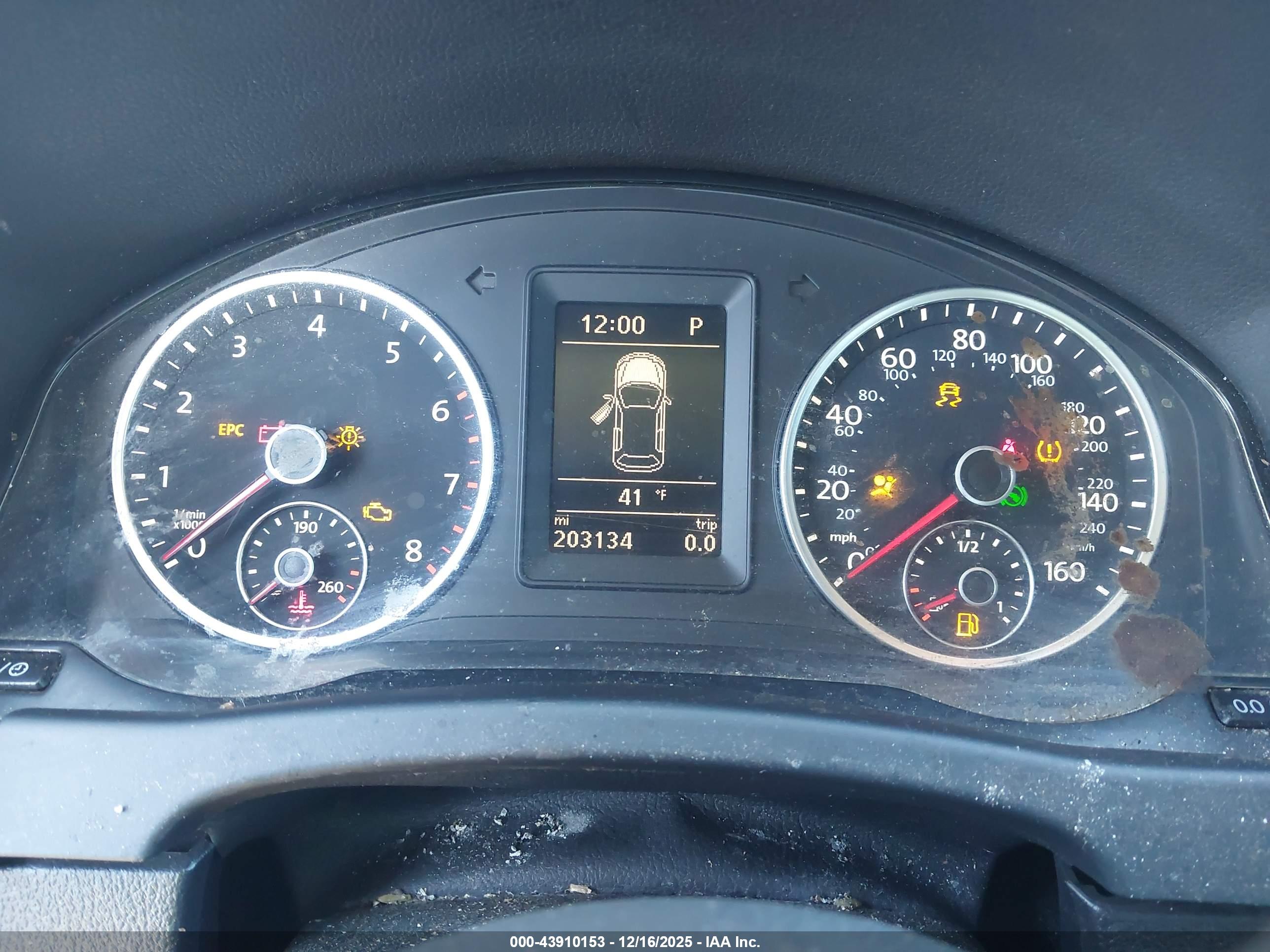 VOLKSWAGEN TIGUAN image 7