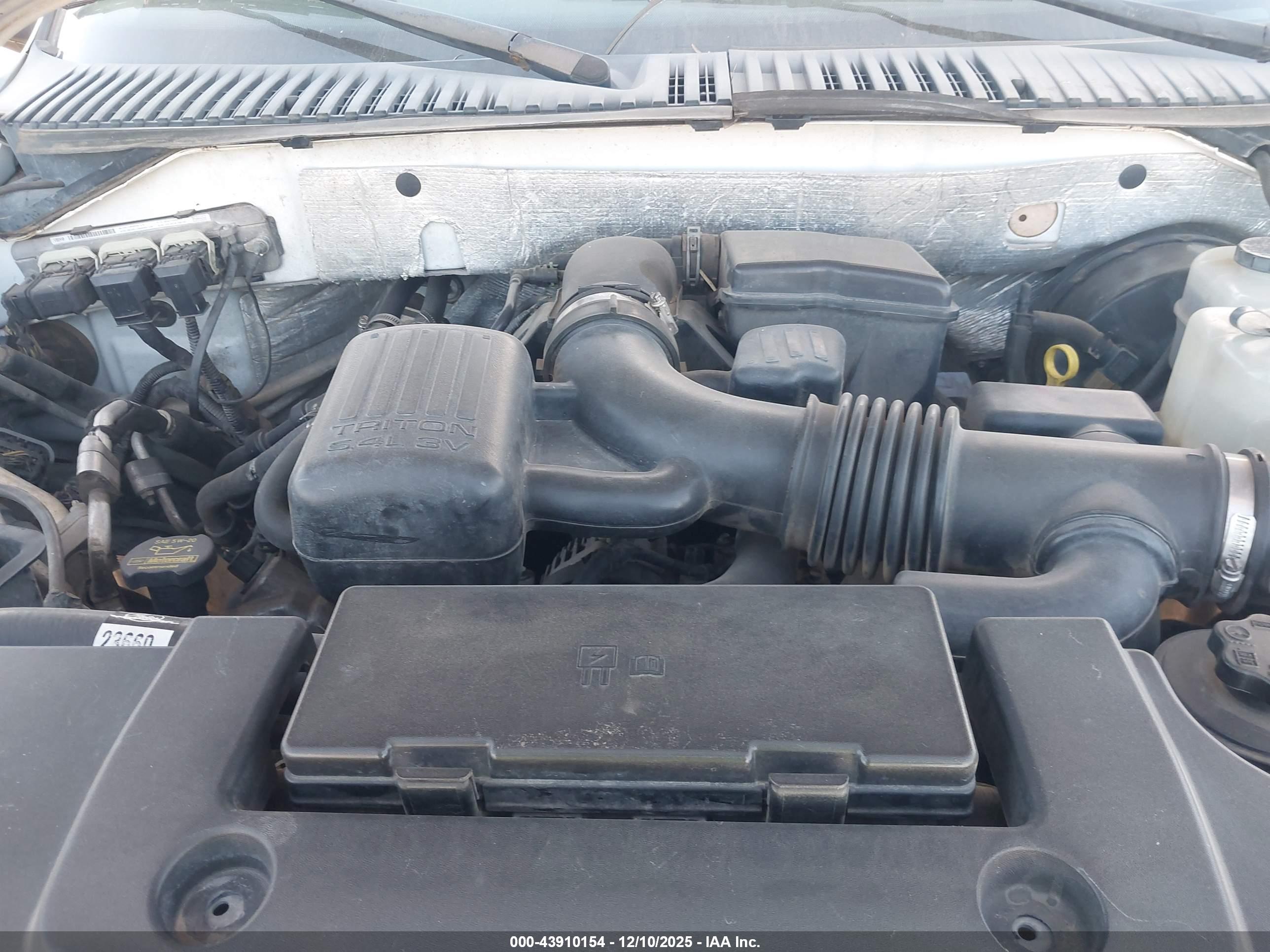FORD EXPEDITION image 10