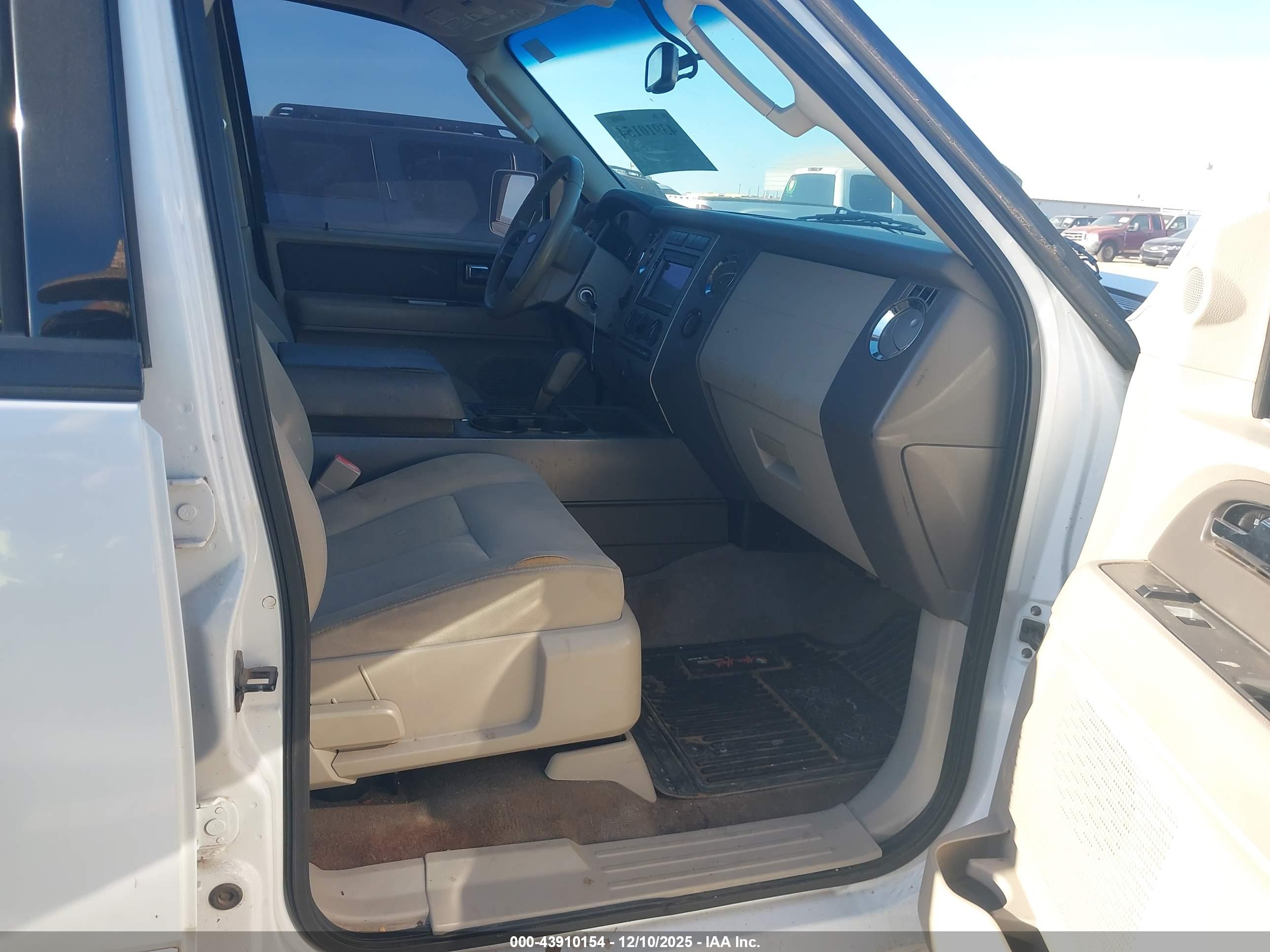 FORD EXPEDITION image 5