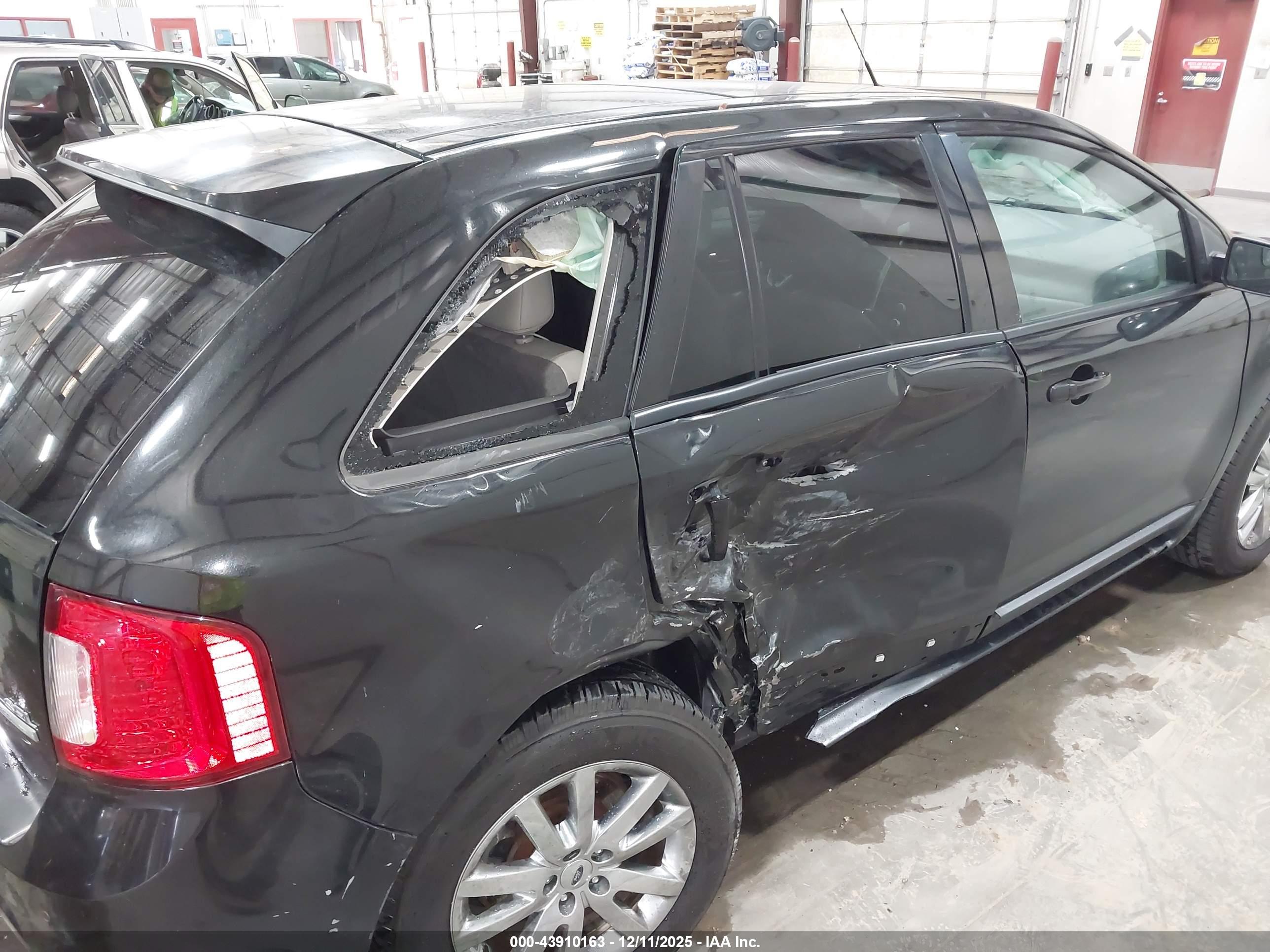 FORD EDGE image 6