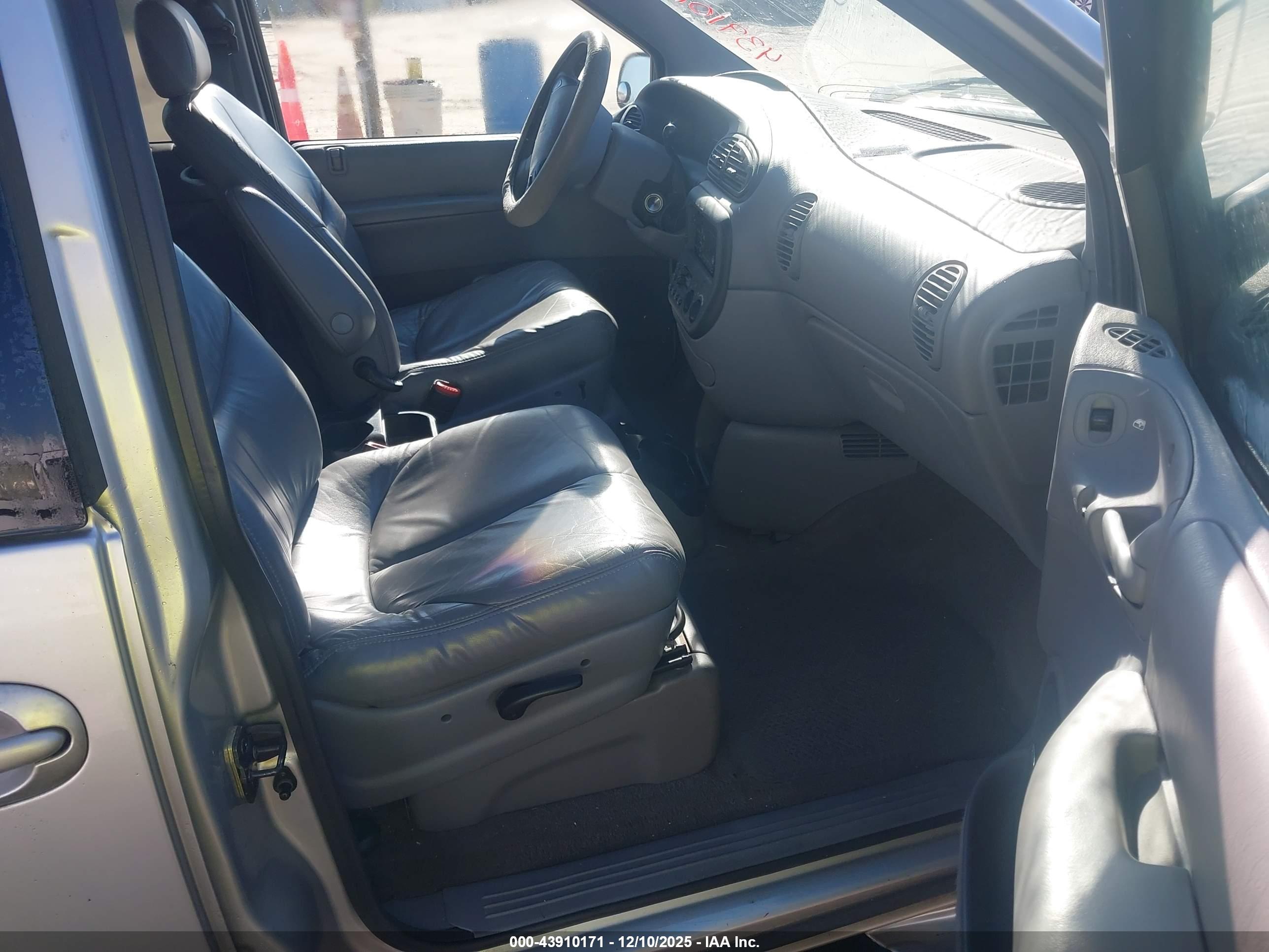 DODGE GRAND image 5