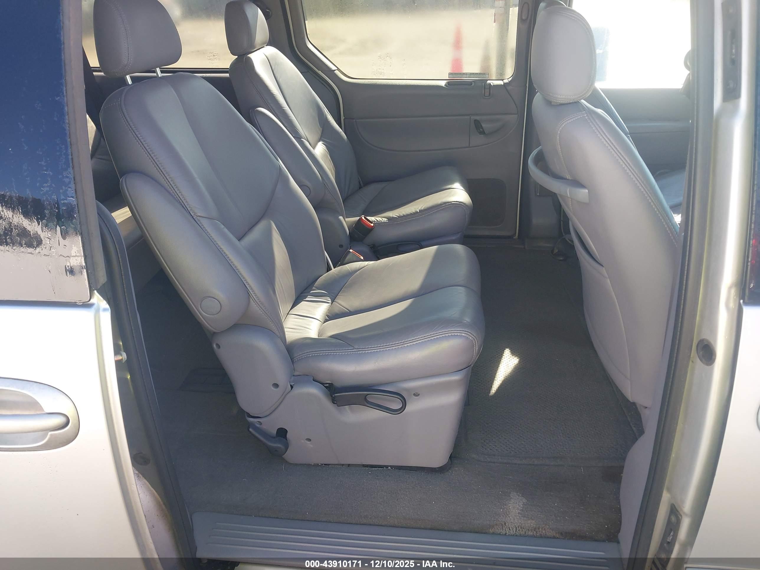 DODGE GRAND image 8
