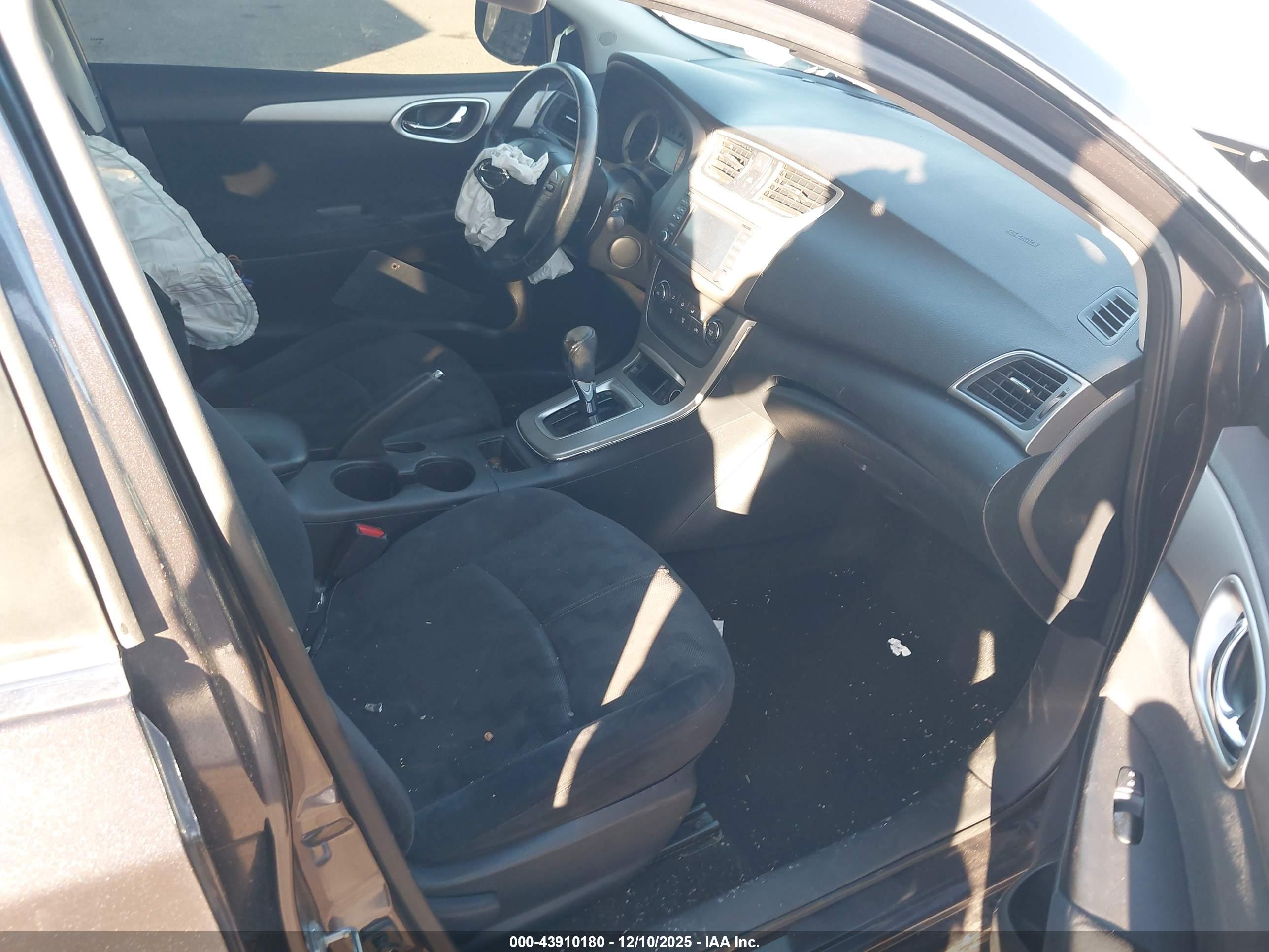 NISSAN SENTRA image 5