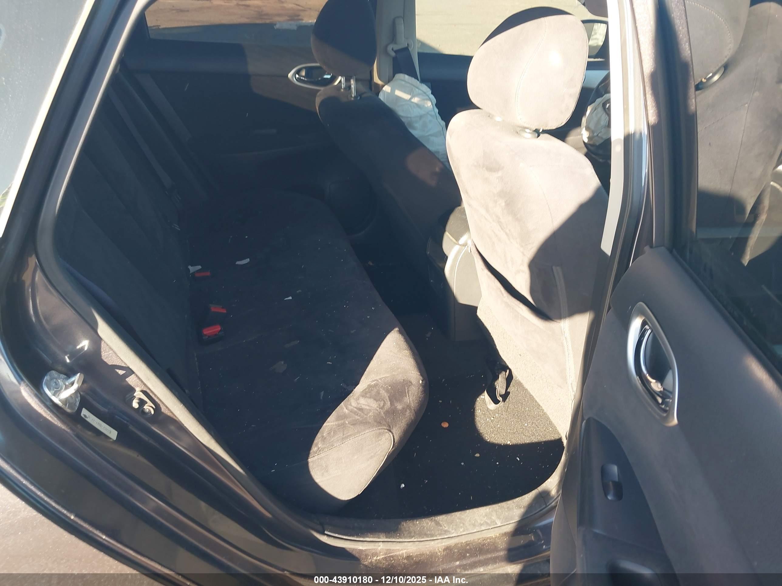 NISSAN SENTRA image 8