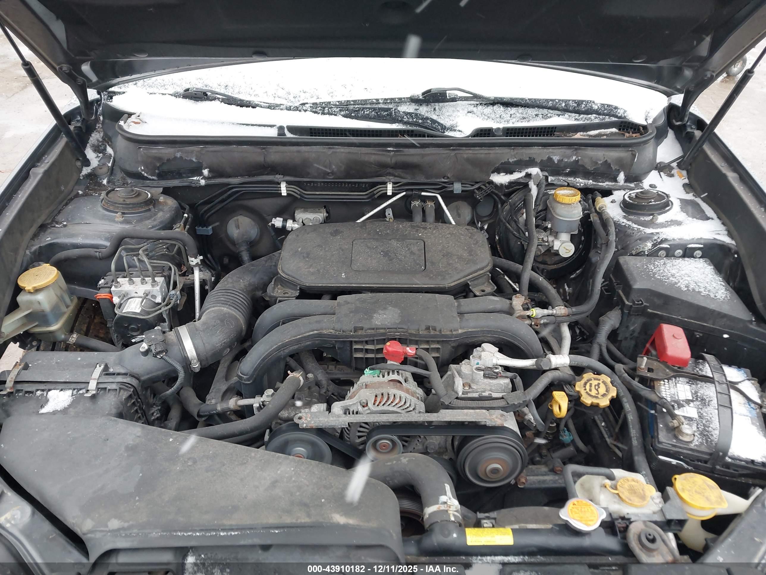 SUBARU OUTBACK image 10