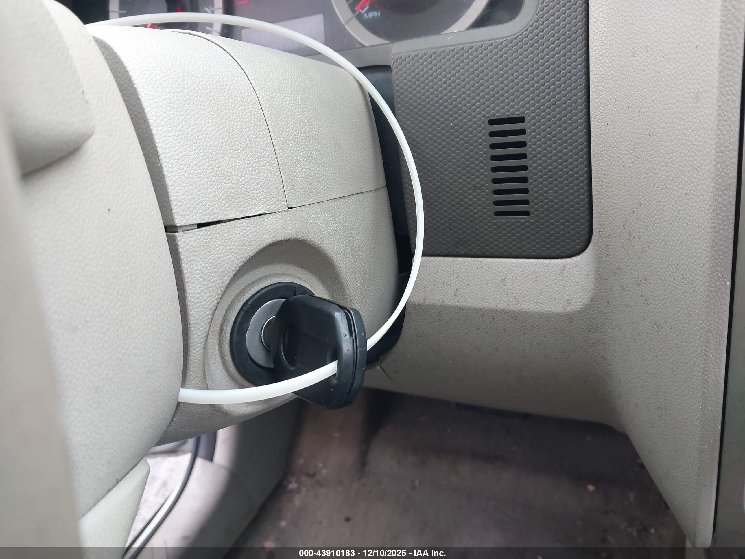 FORD ESCAPE image 11