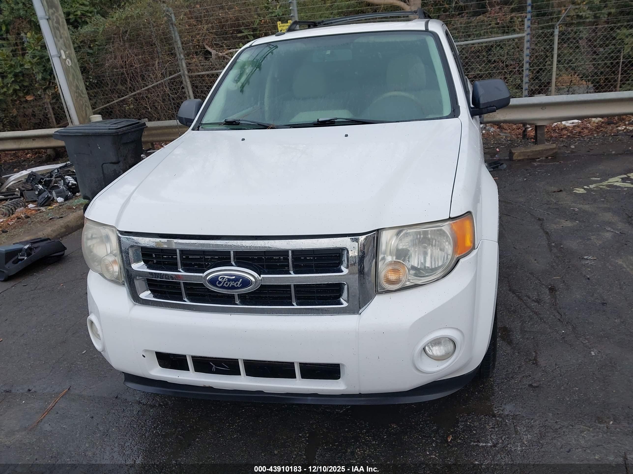 FORD ESCAPE image 6