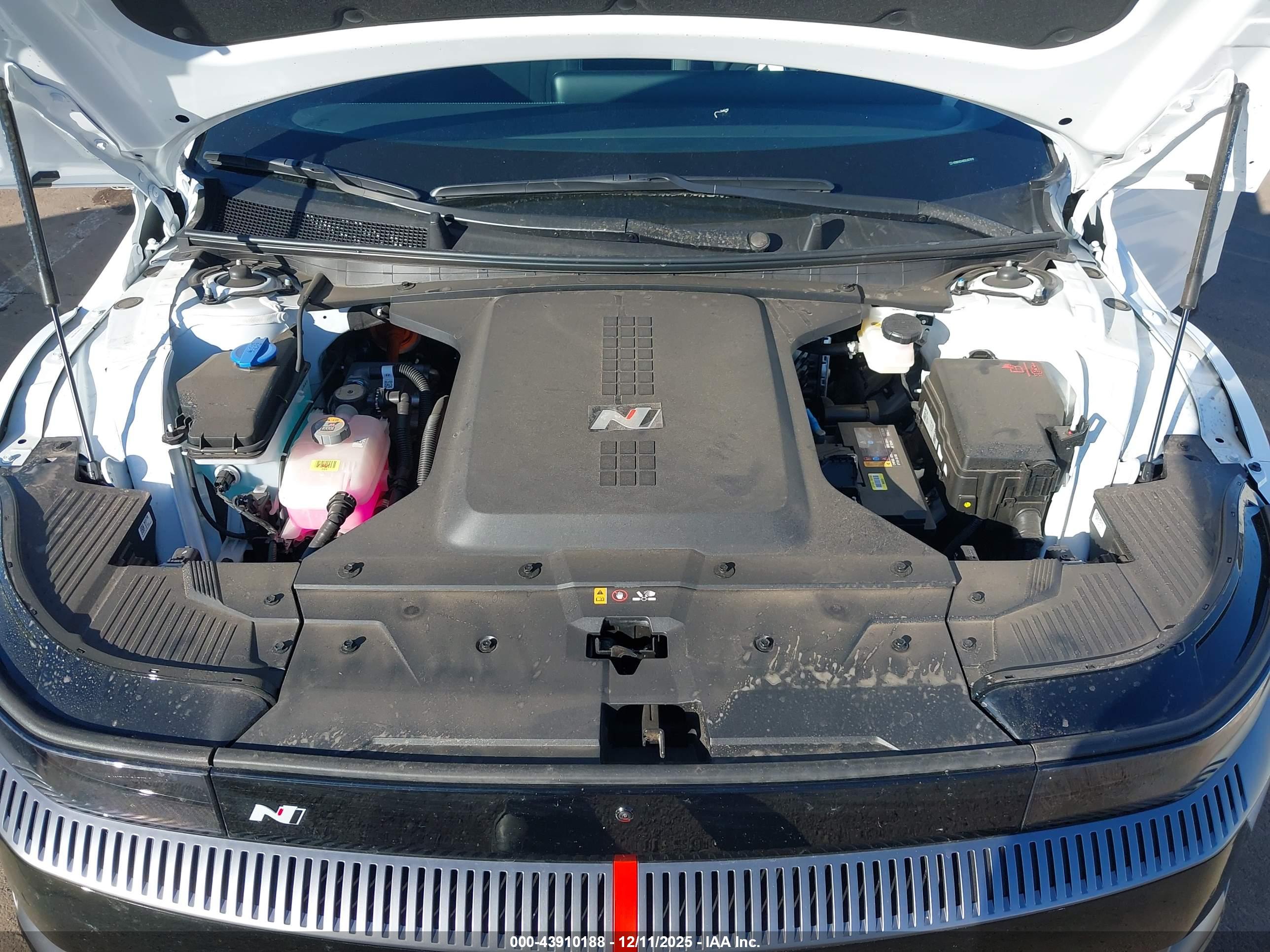 HYUNDAI IONIQ image 10