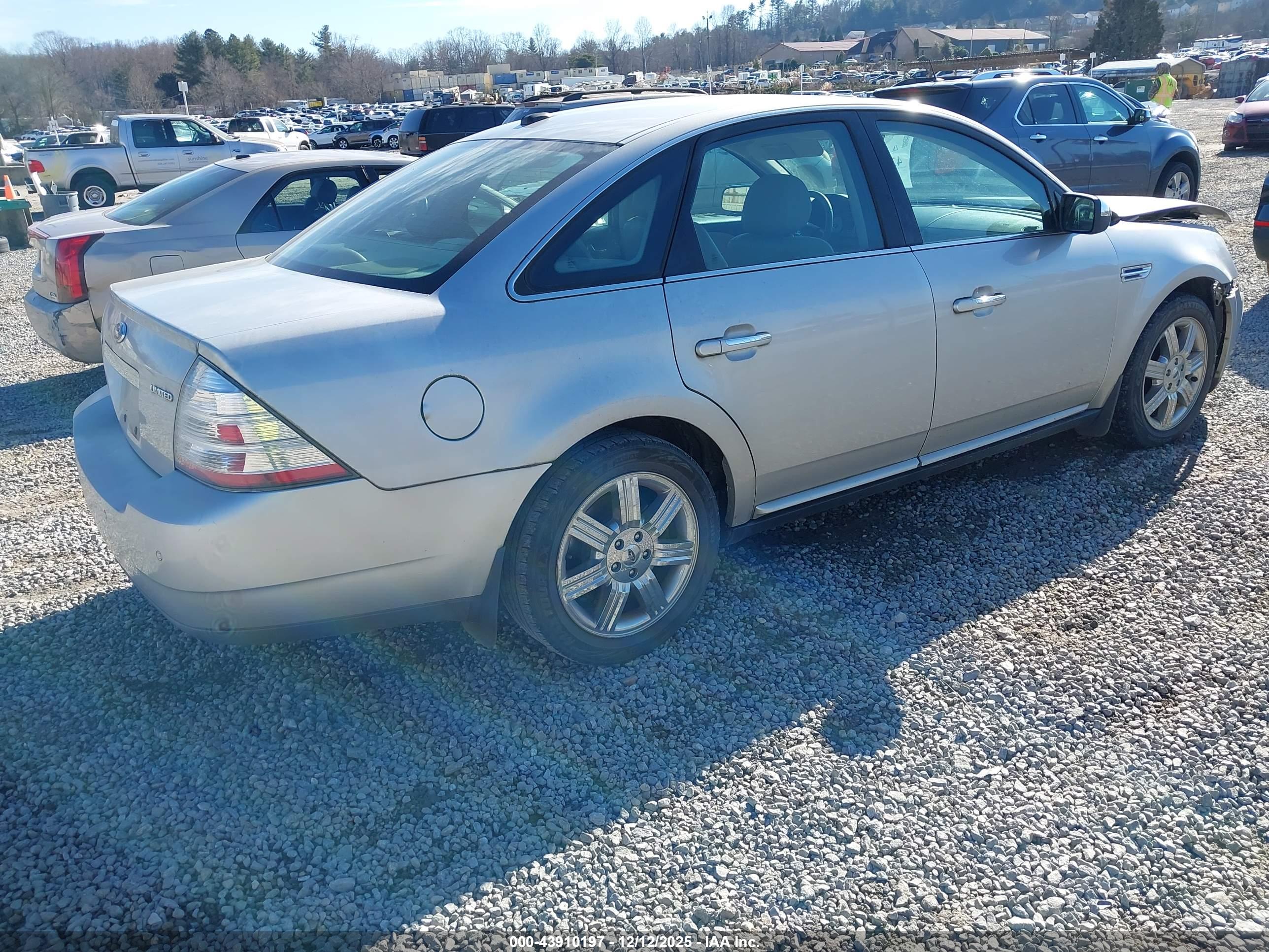 FORD TAURUS image 4