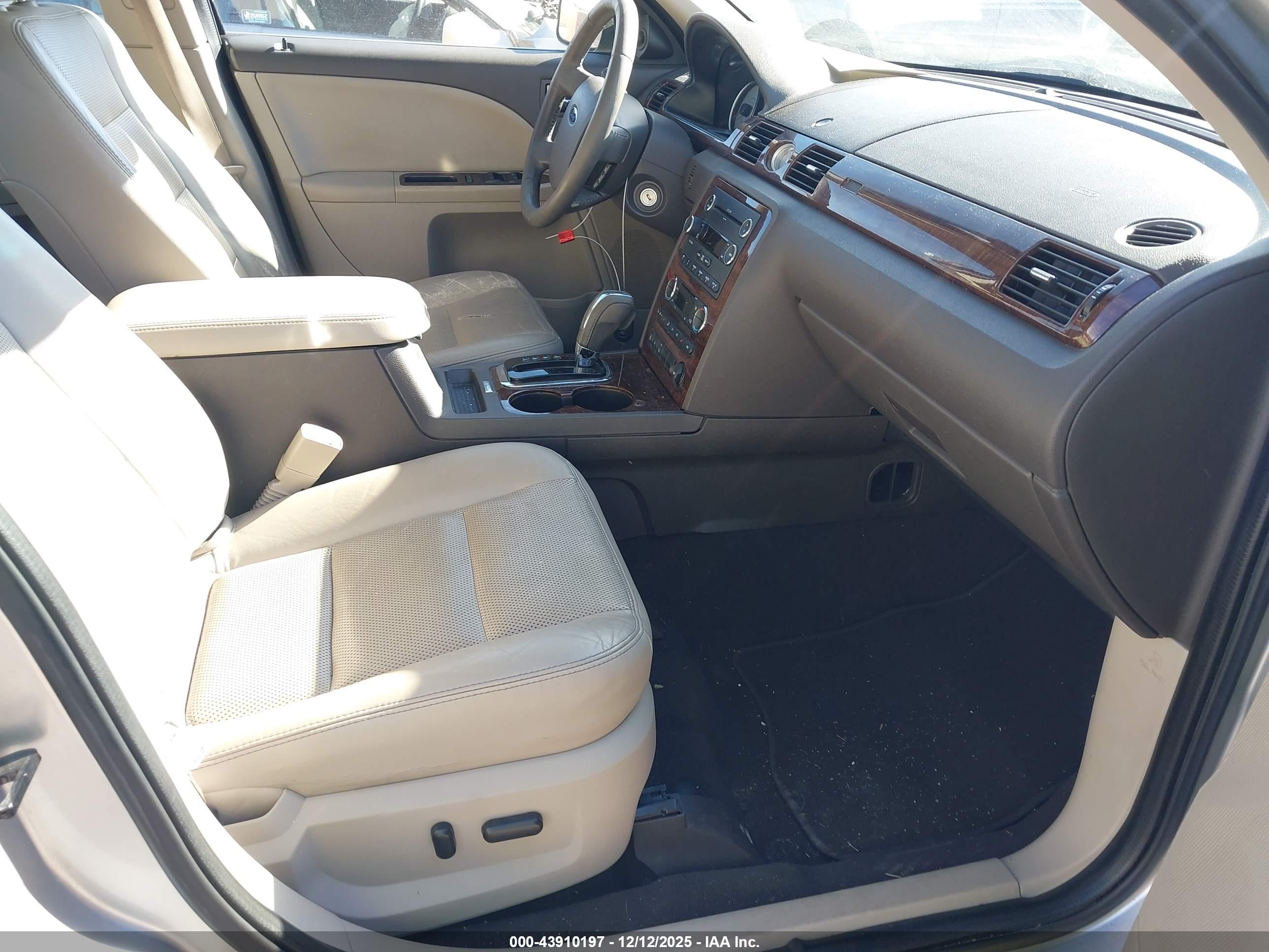 FORD TAURUS image 5