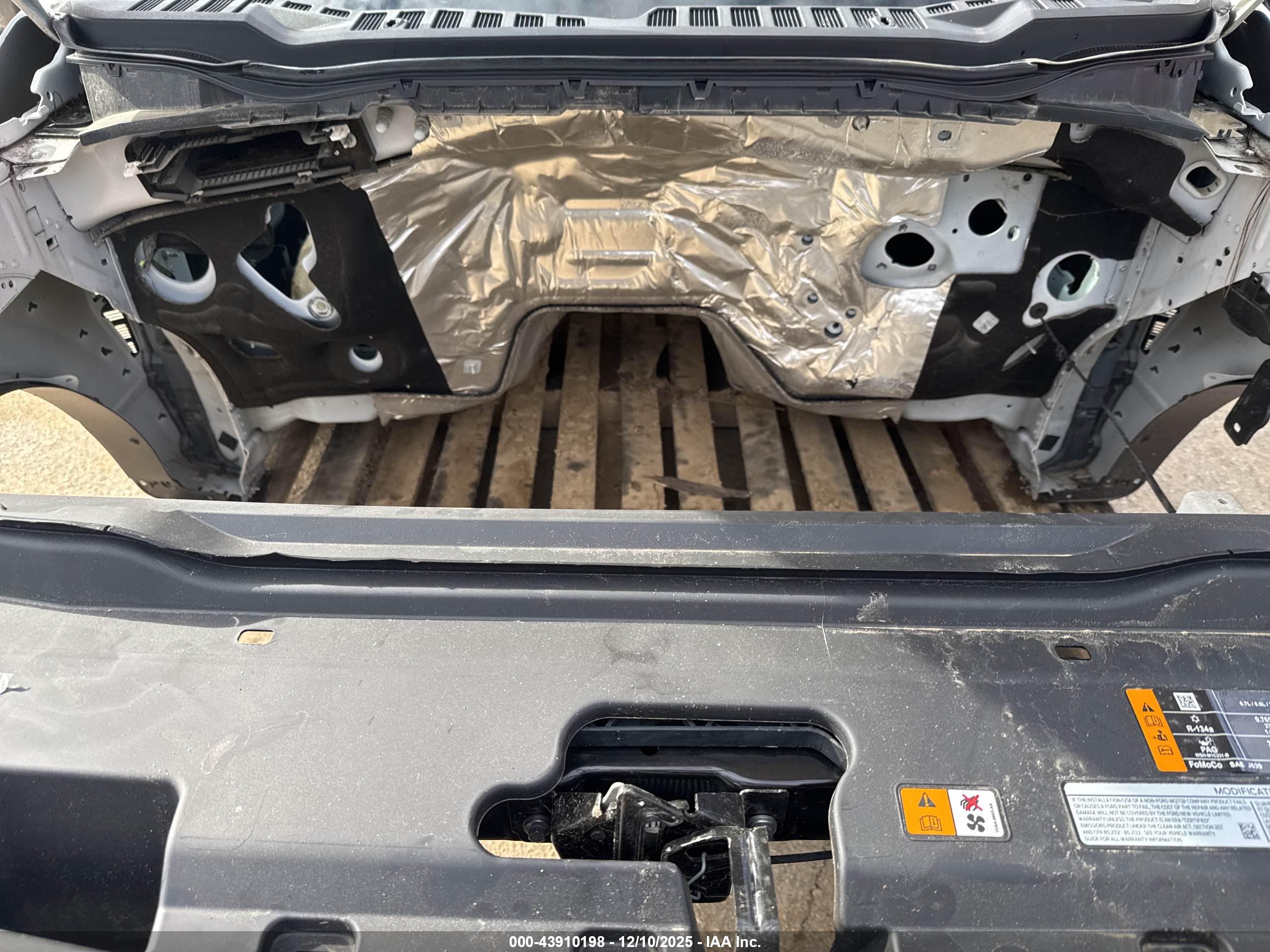 FORD F-550 image 9