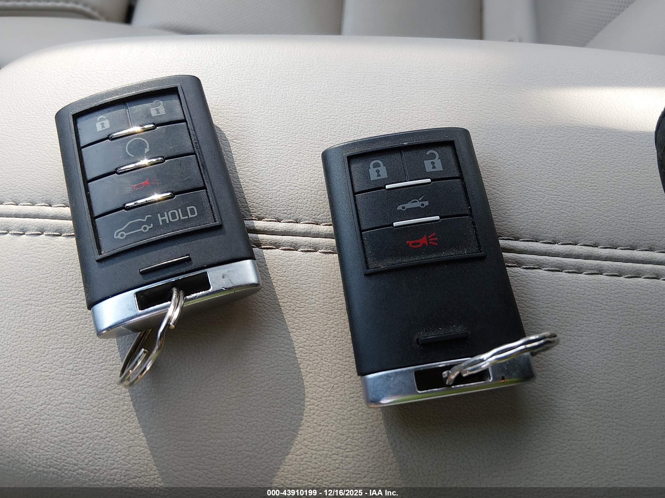 CADILLAC XTS image 11