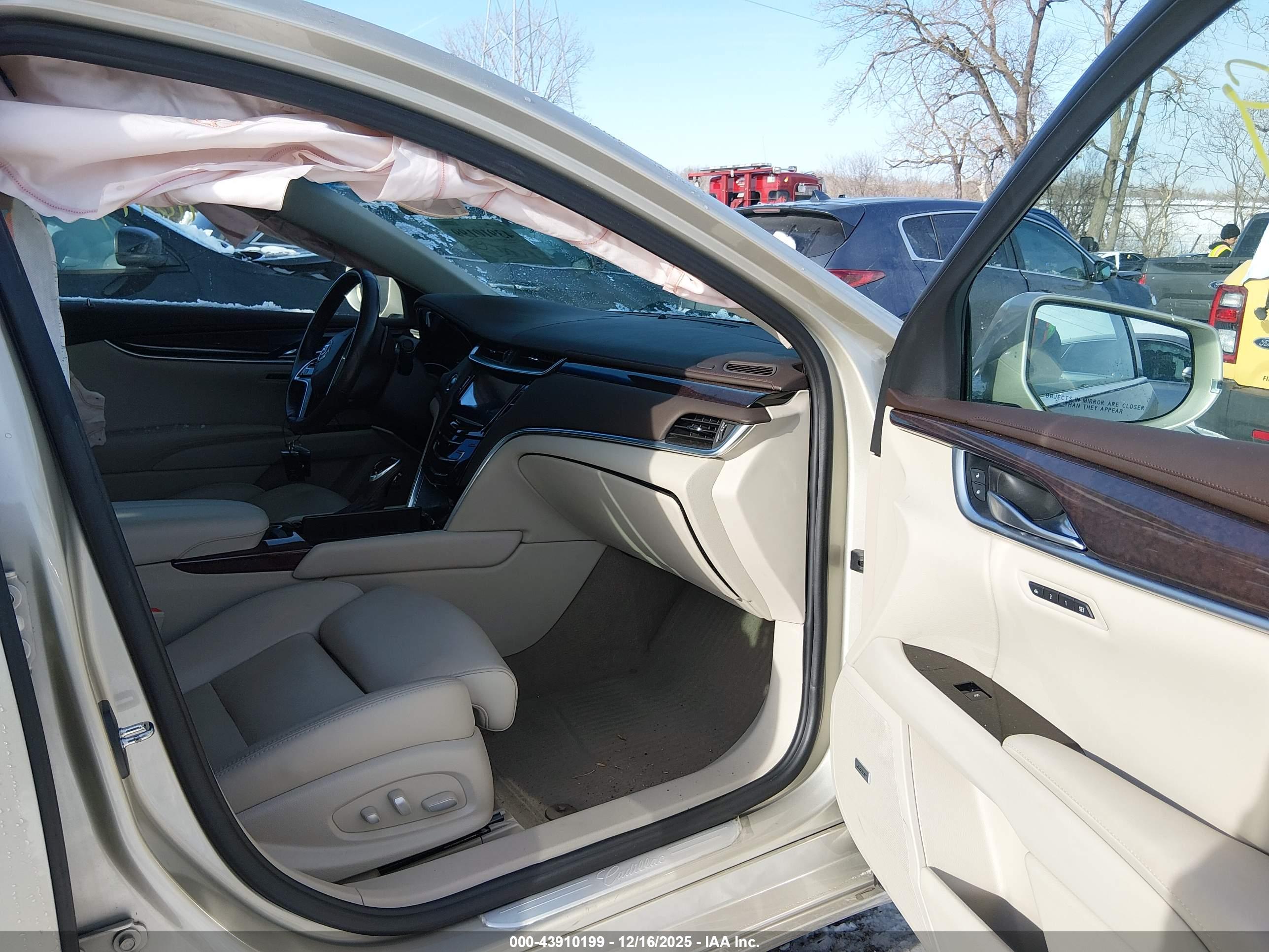 CADILLAC XTS image 5