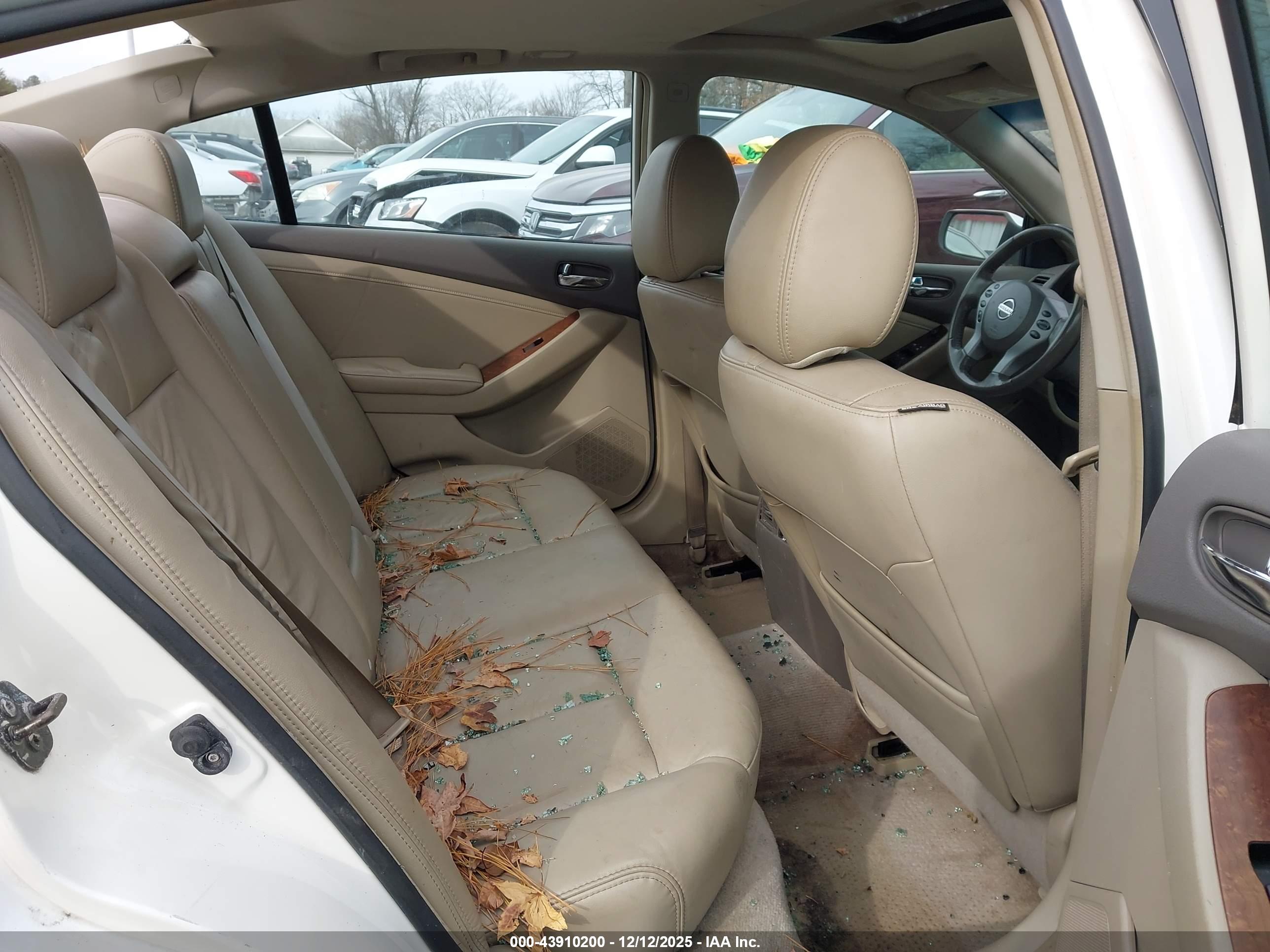 NISSAN ALTIMA image 8