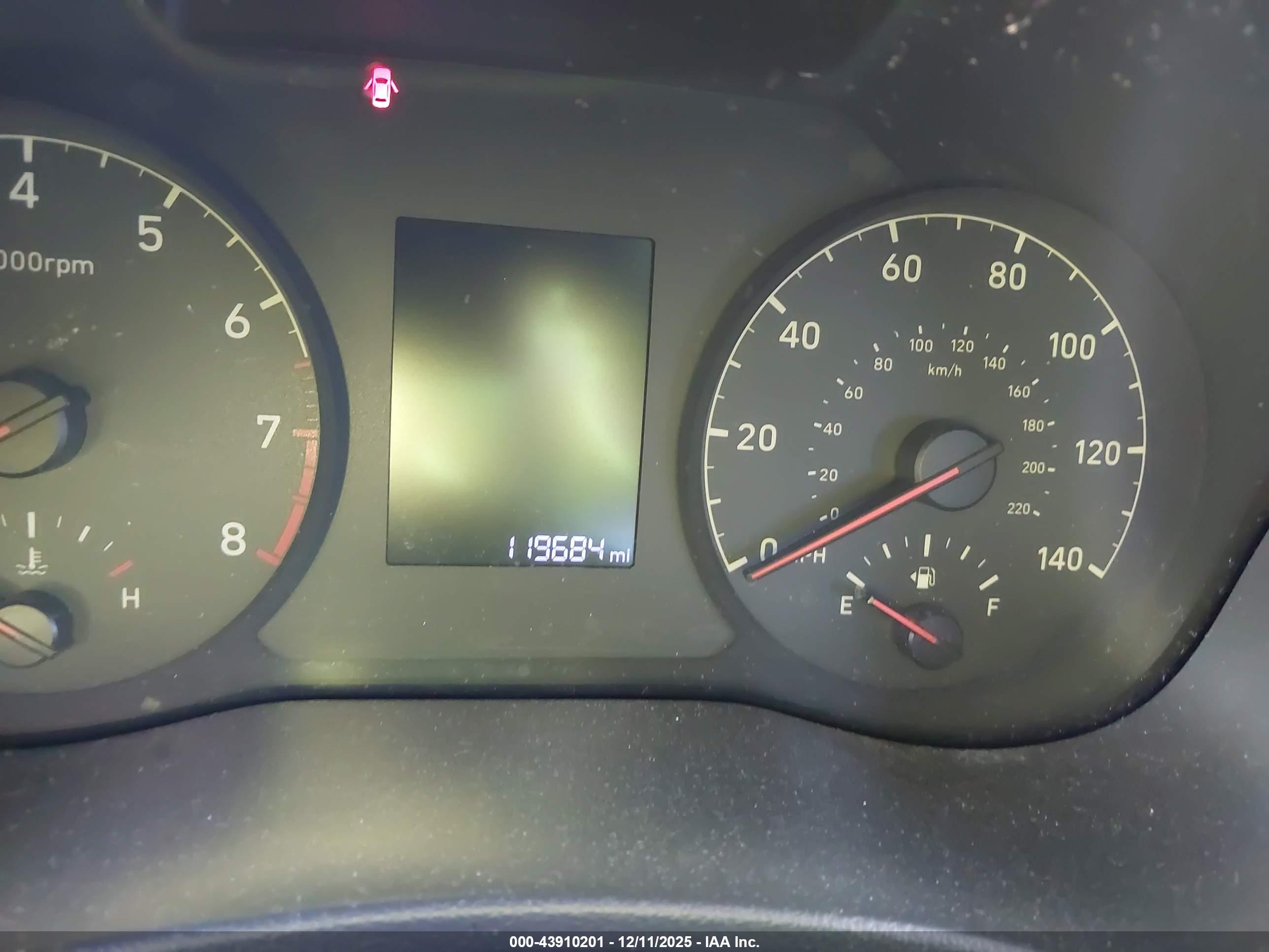HYUNDAI ACCENT image 7