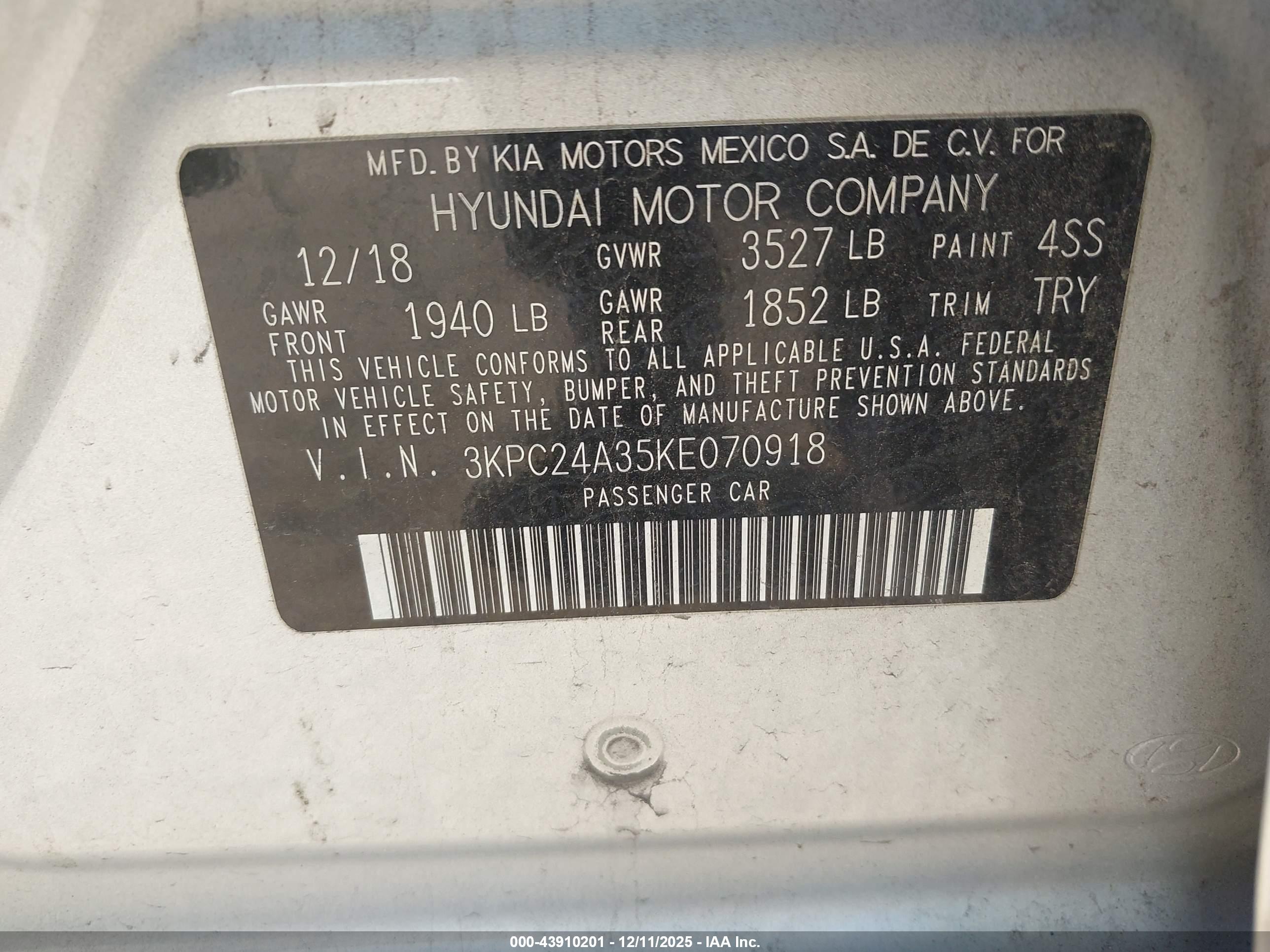 HYUNDAI ACCENT image 9