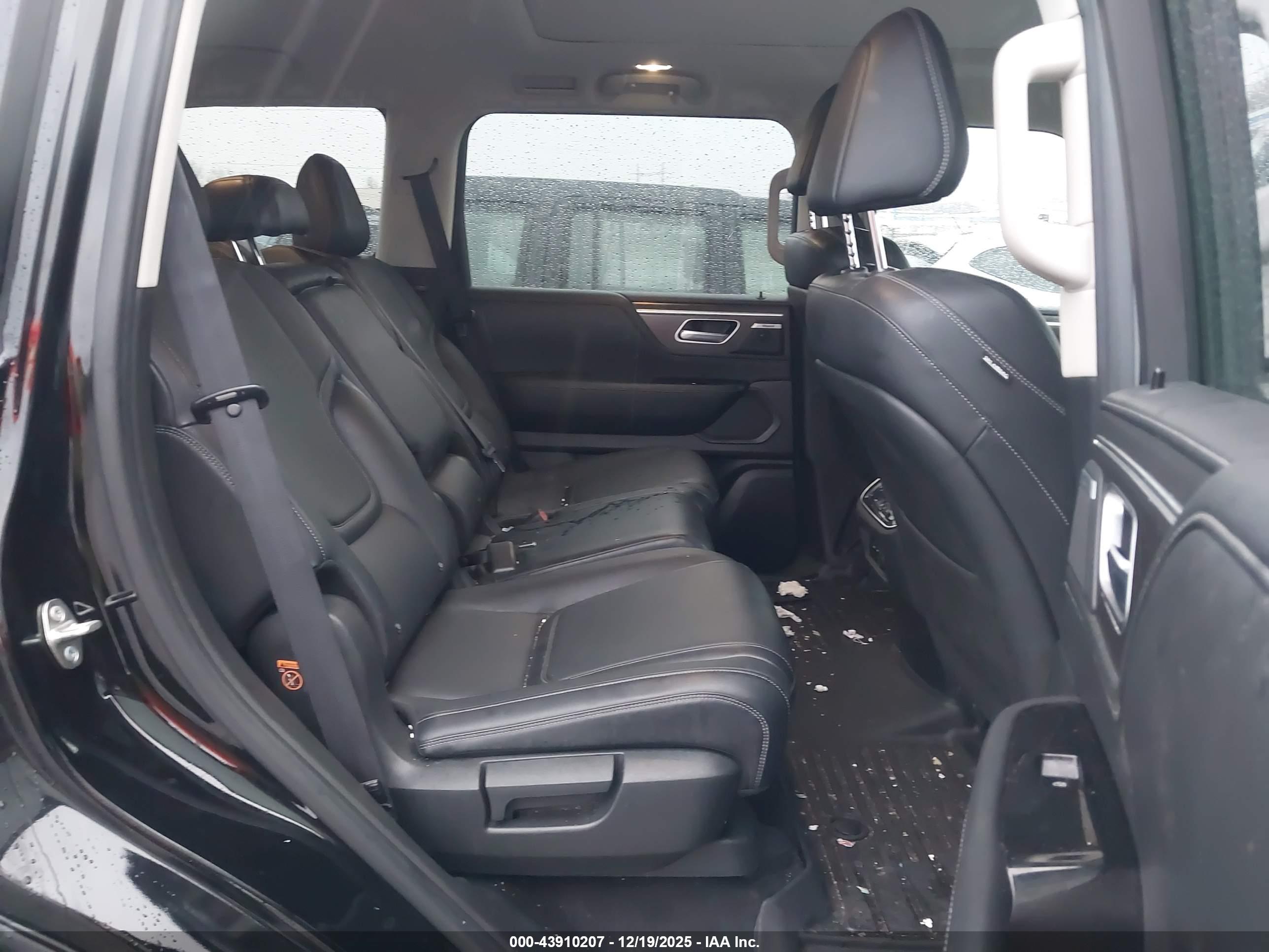 INFINITI QX80 image 8