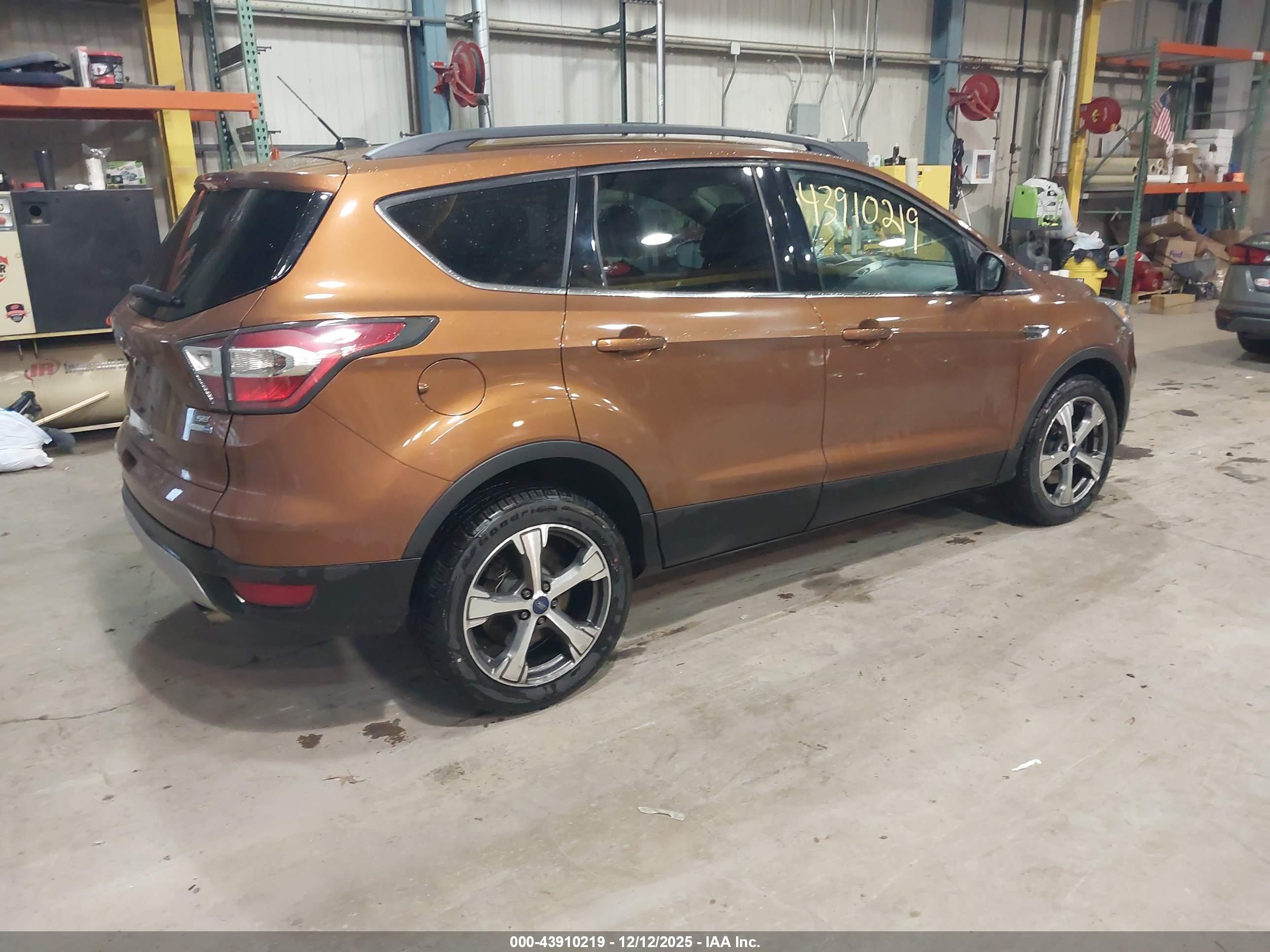 FORD ESCAPE image 4