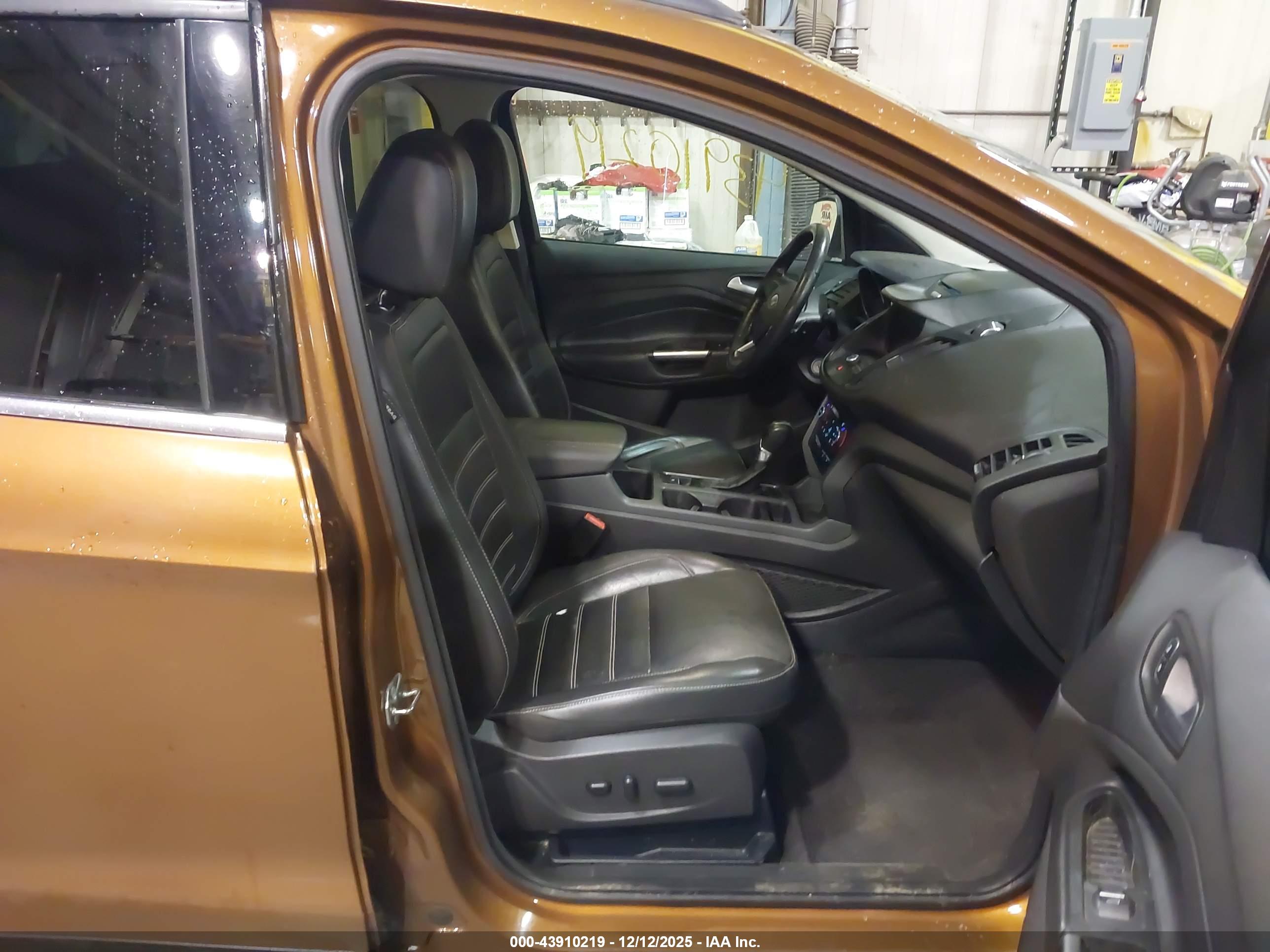 FORD ESCAPE image 5