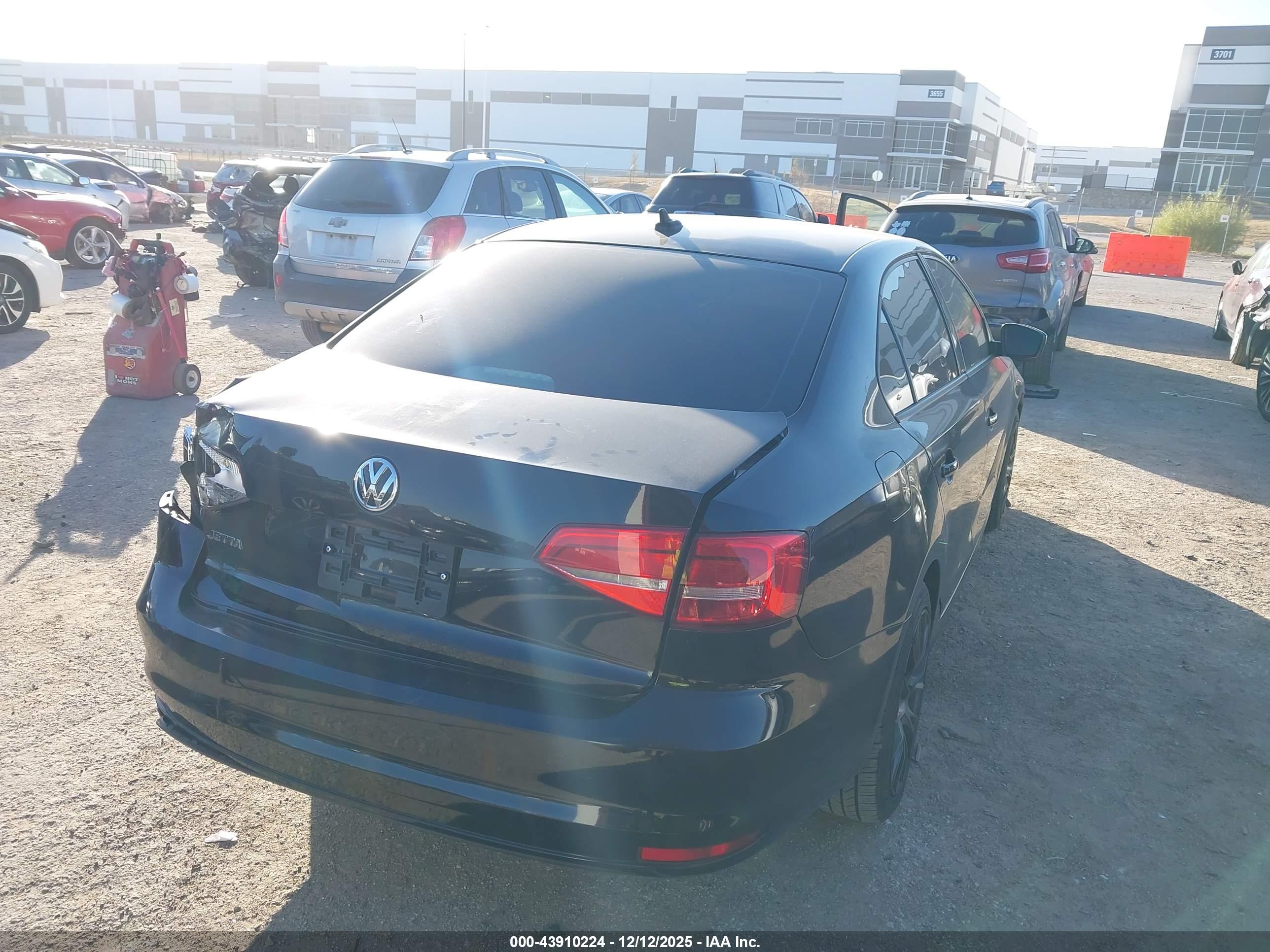 VOLKSWAGEN JETTA image 4