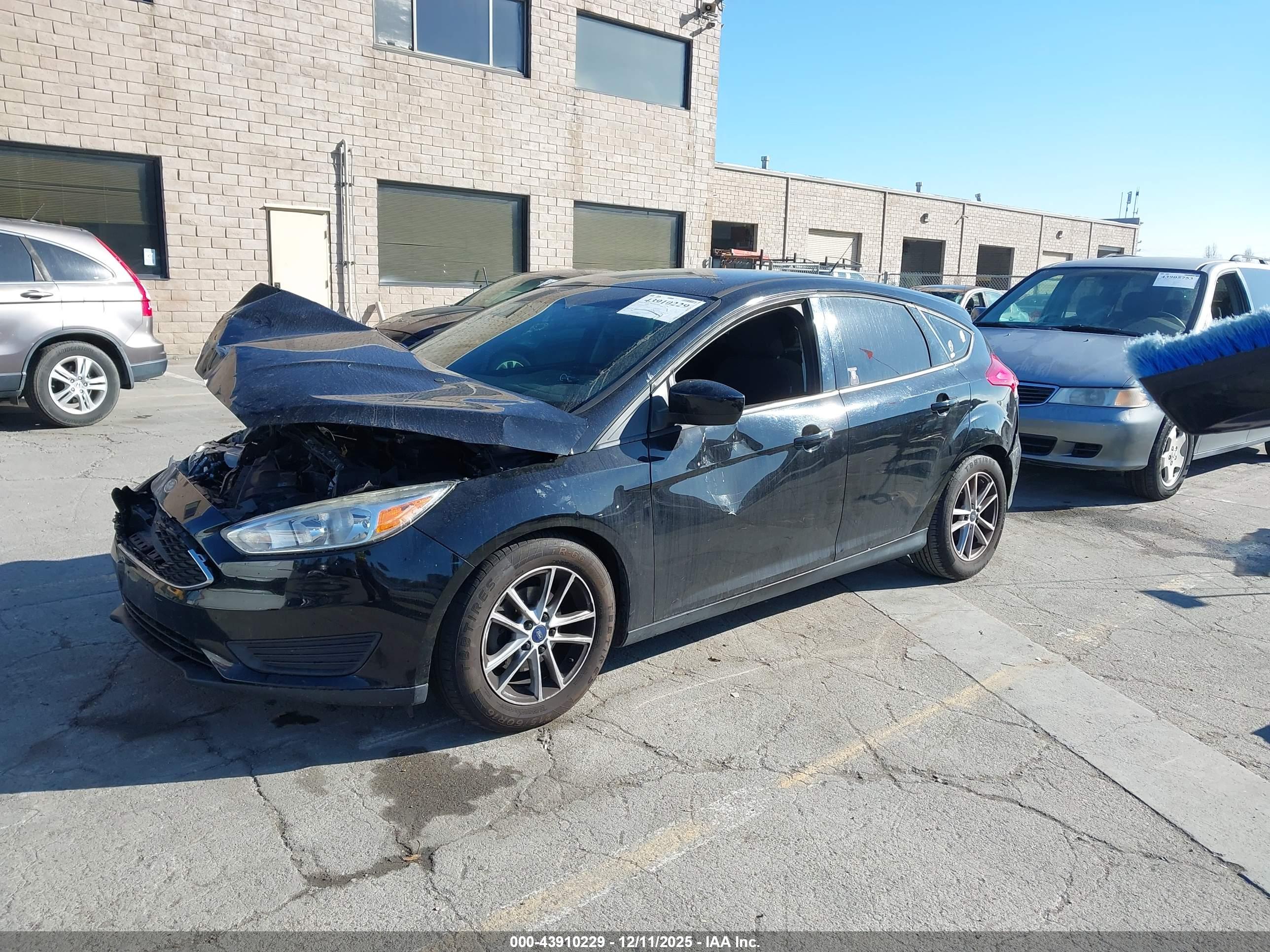 FORD FOCUS image 2