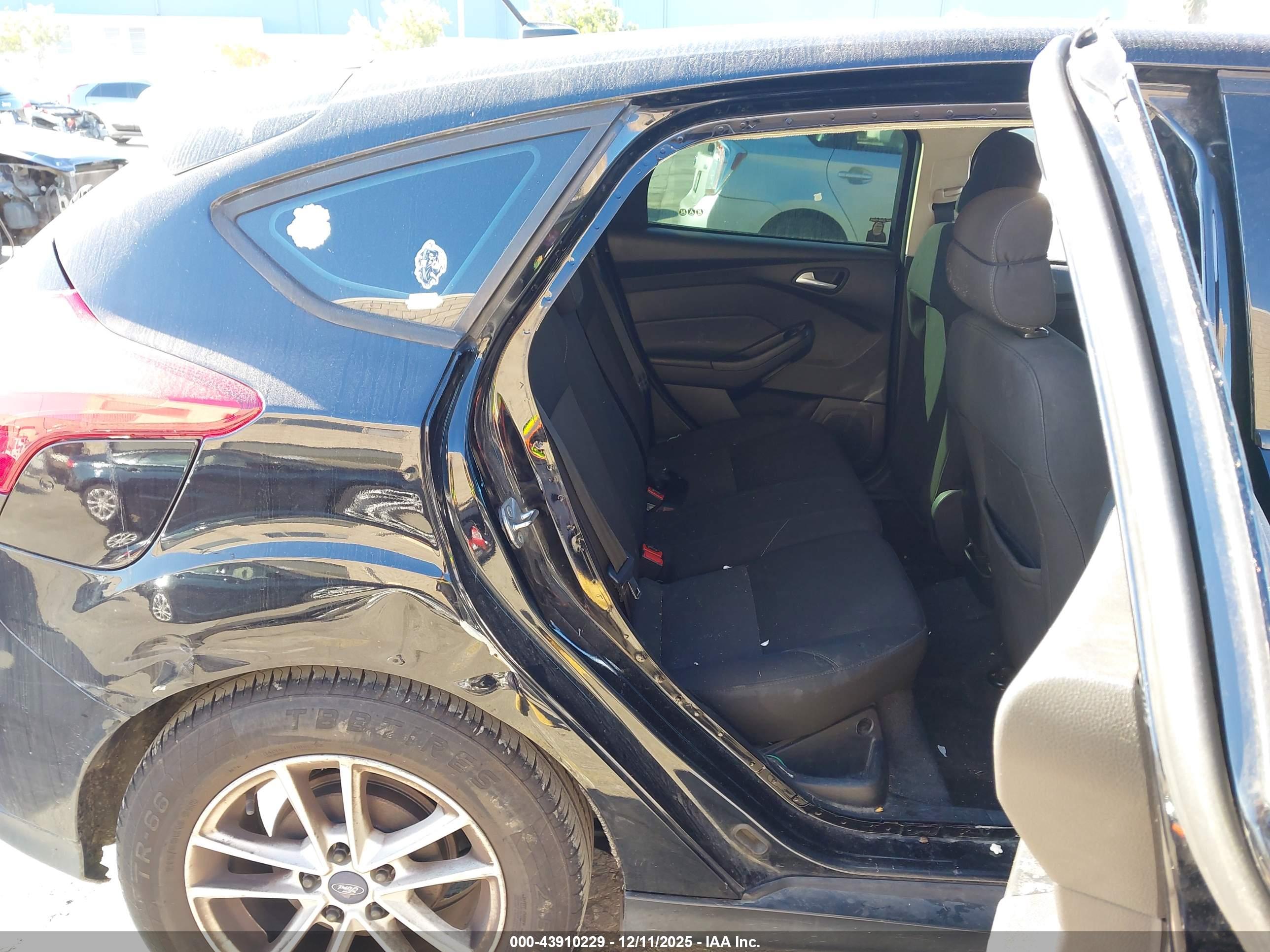 FORD FOCUS image 8