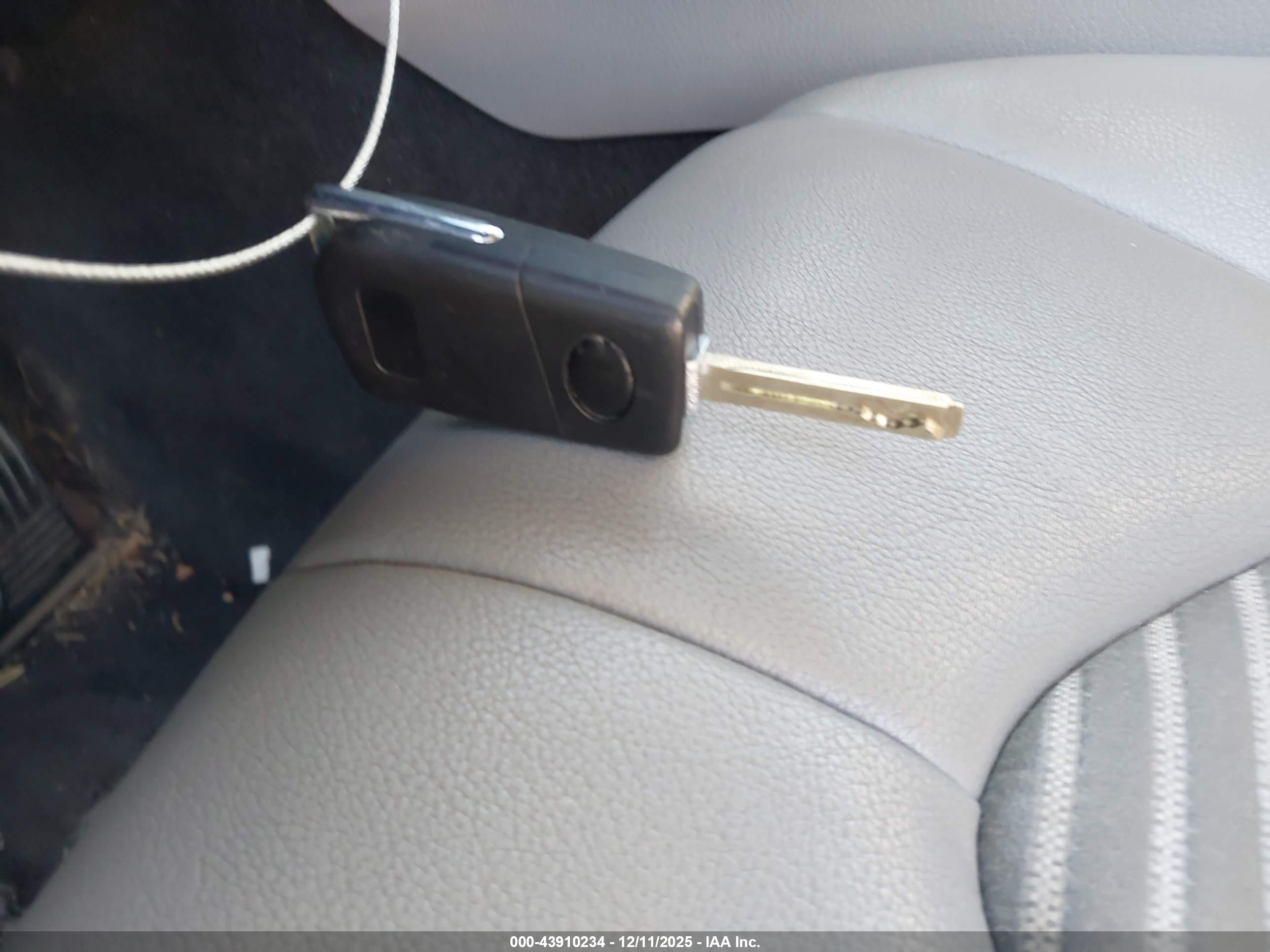 TOYOTA CAMRY image 11