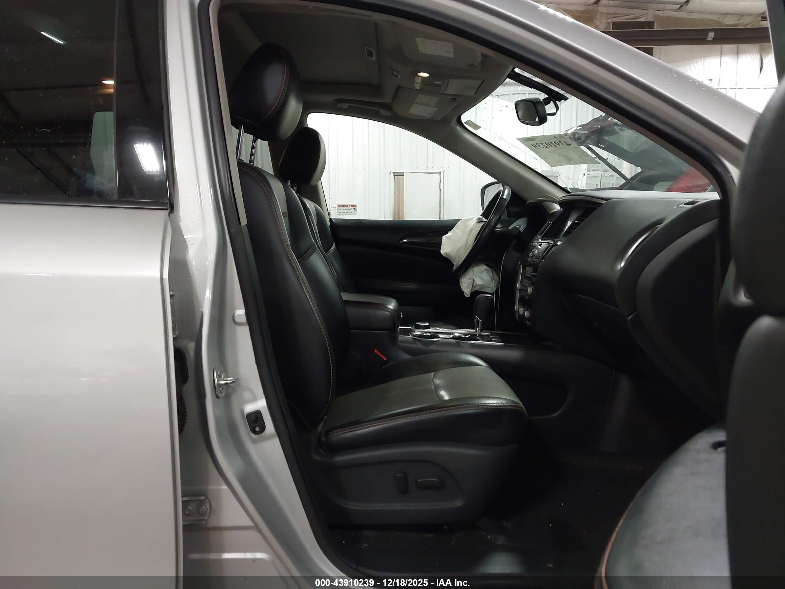 NISSAN PATHFINDER image 5
