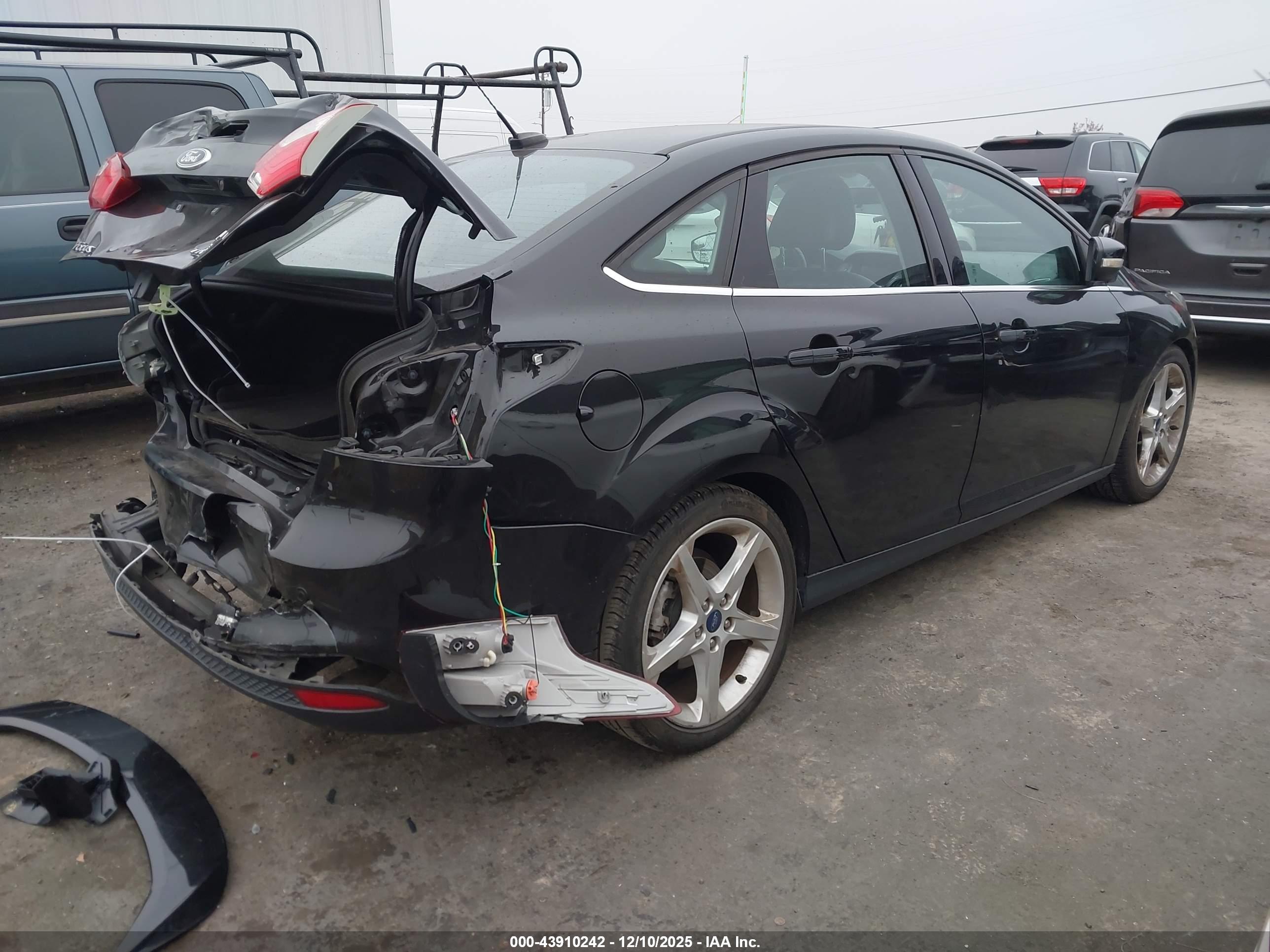 FORD FOCUS image 4