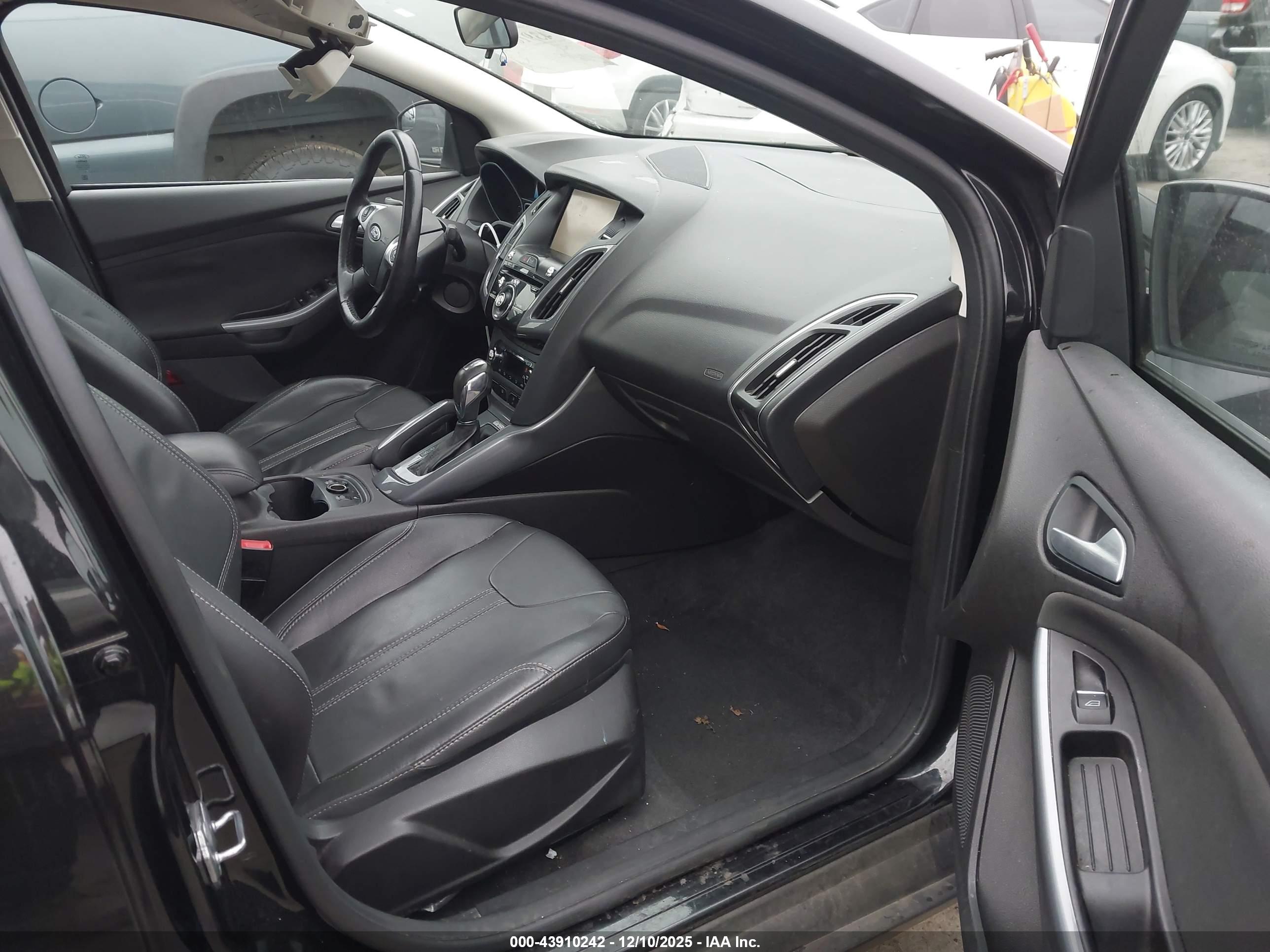 FORD FOCUS image 5