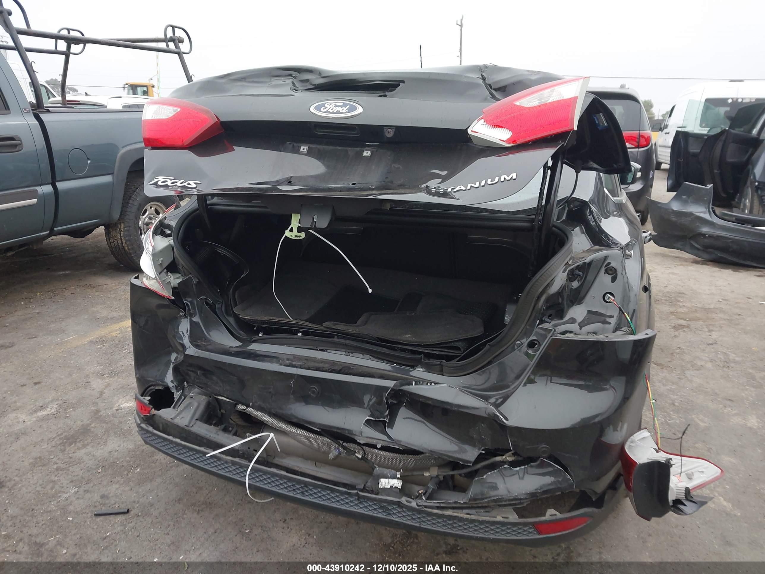 FORD FOCUS image 6