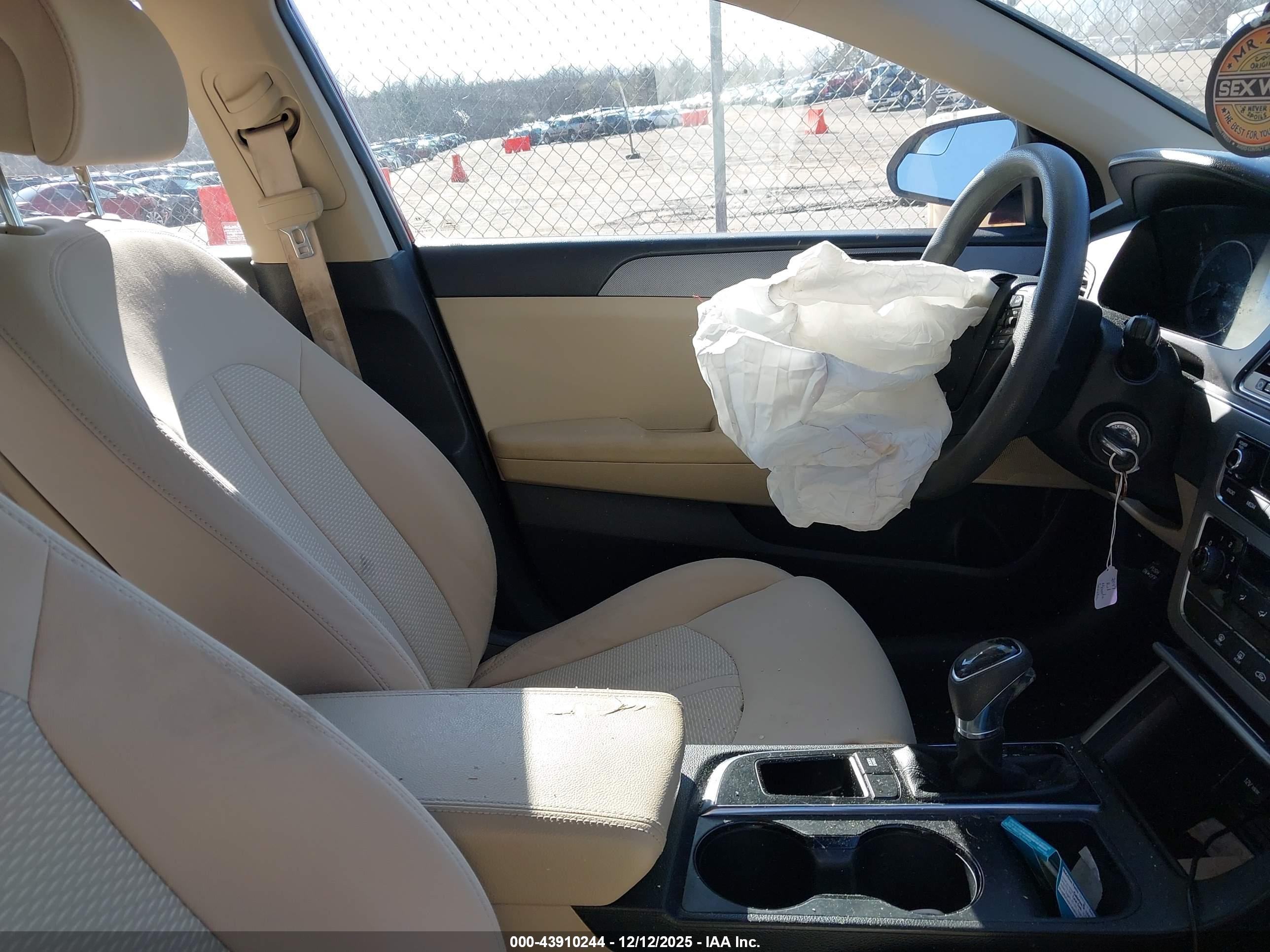HYUNDAI SONATA image 5