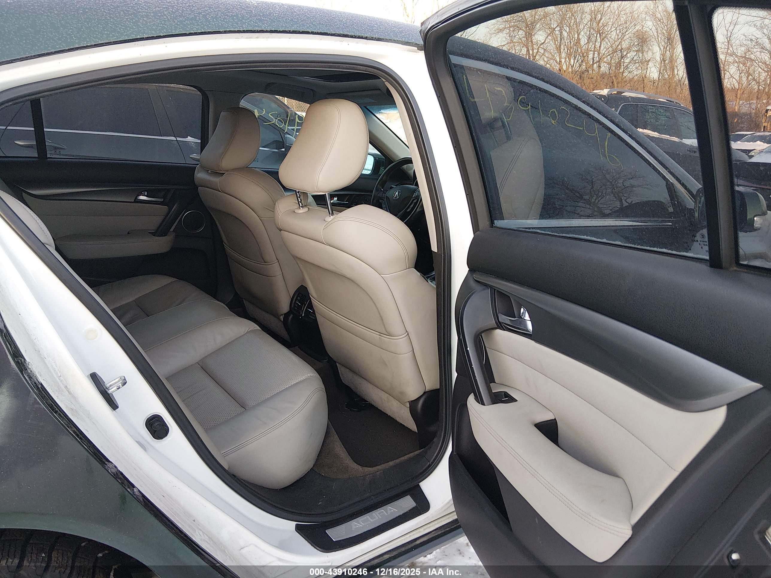 ACURA TL image 8