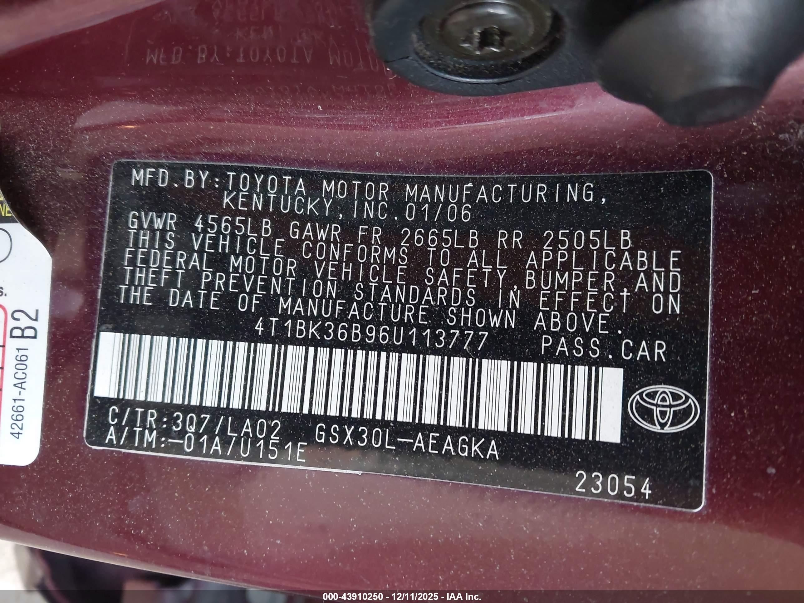 TOYOTA AVALON image 9