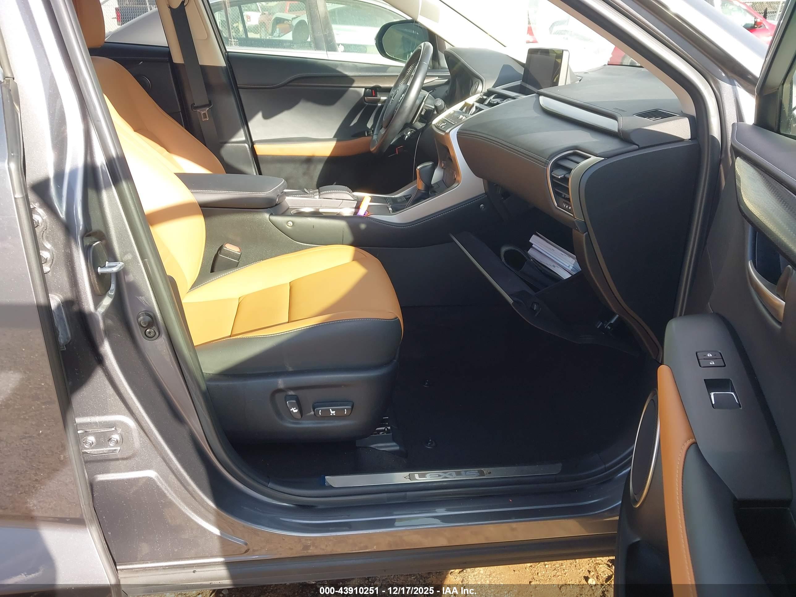 LEXUS NX image 5