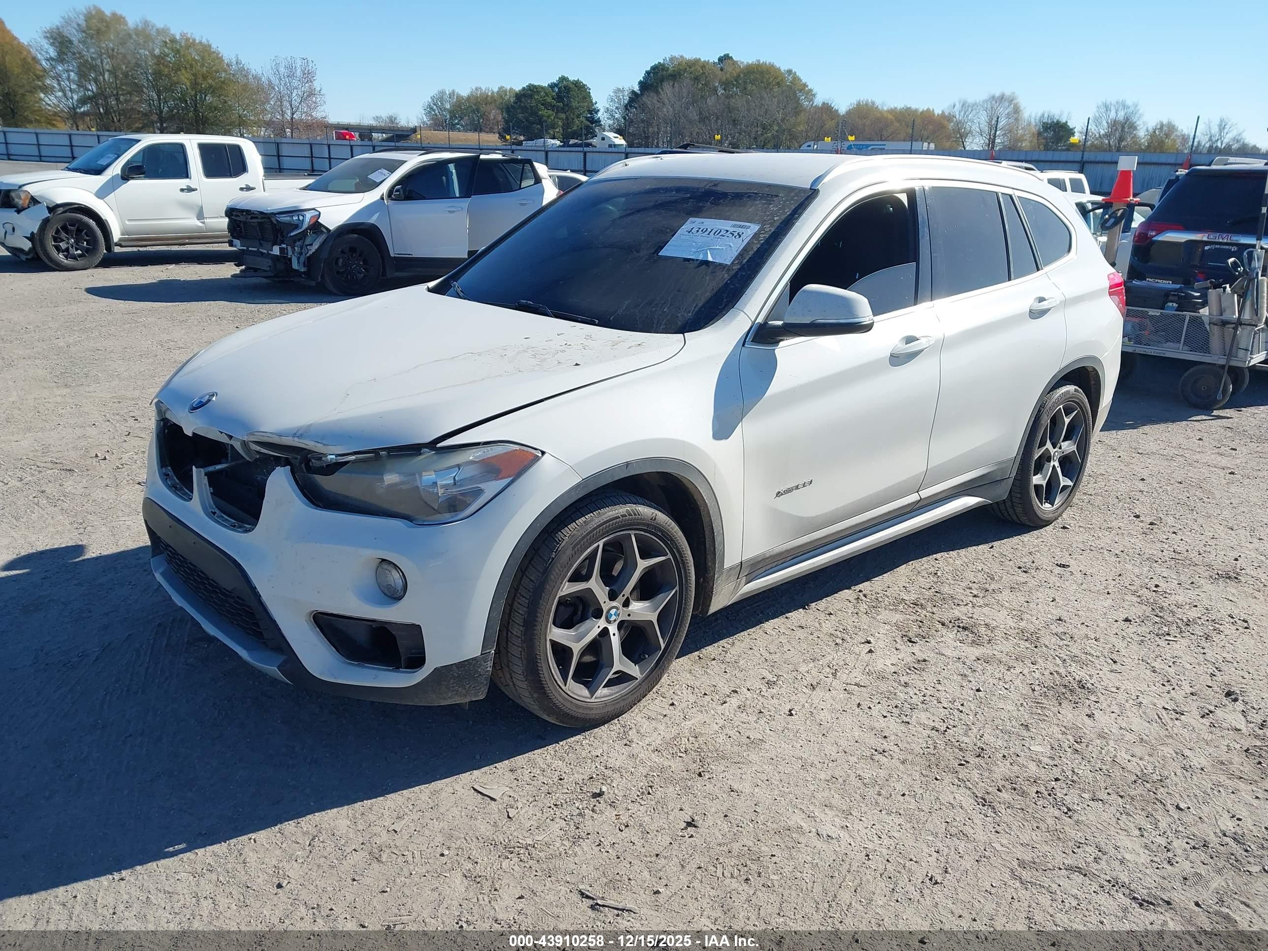 BMW X1 image 2