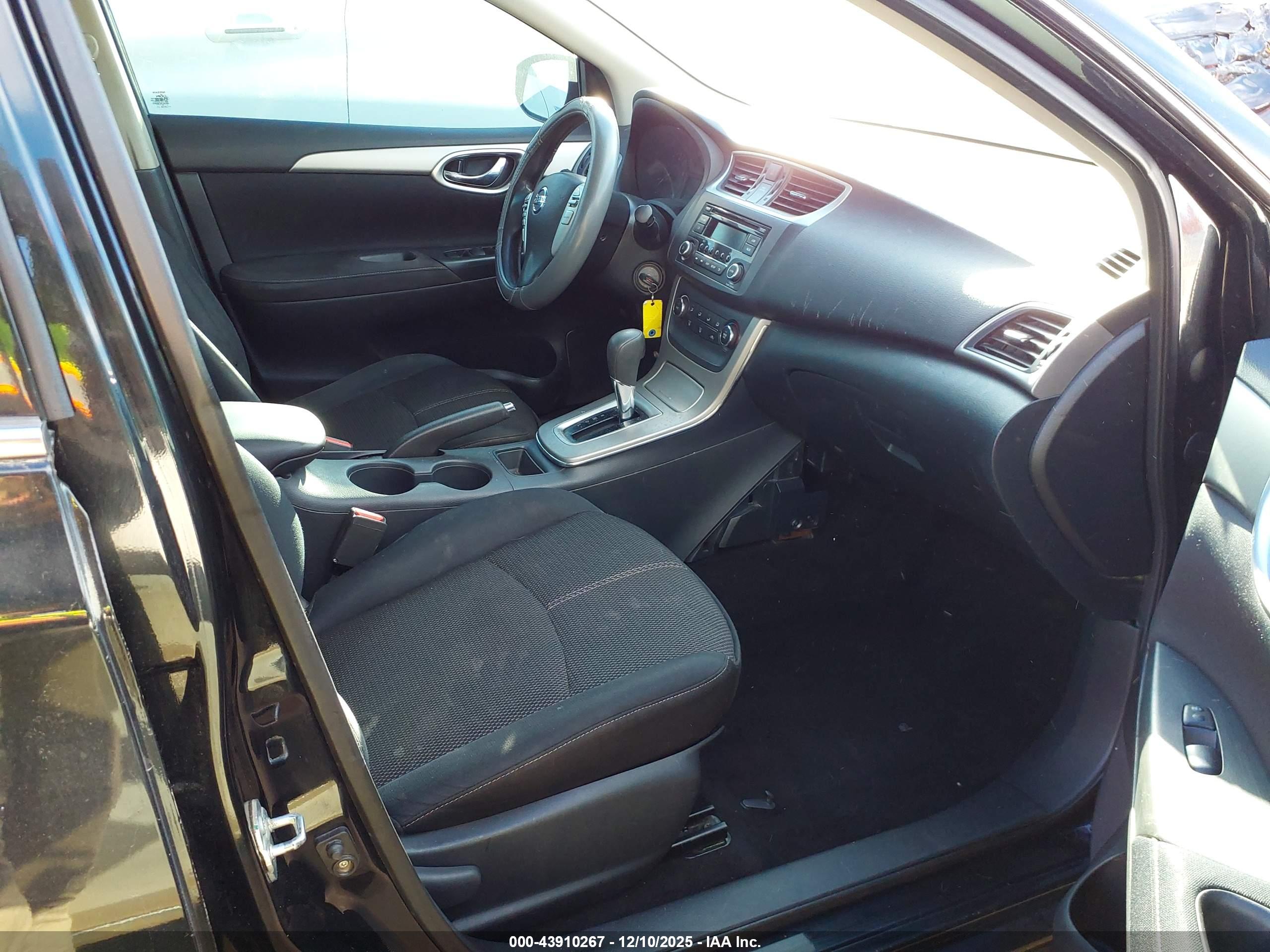 NISSAN SENTRA image 5