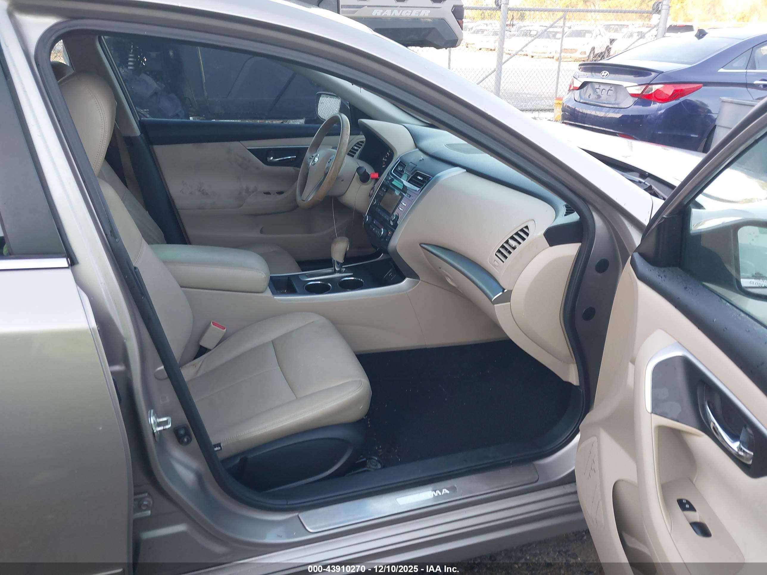 NISSAN ALTIMA image 5