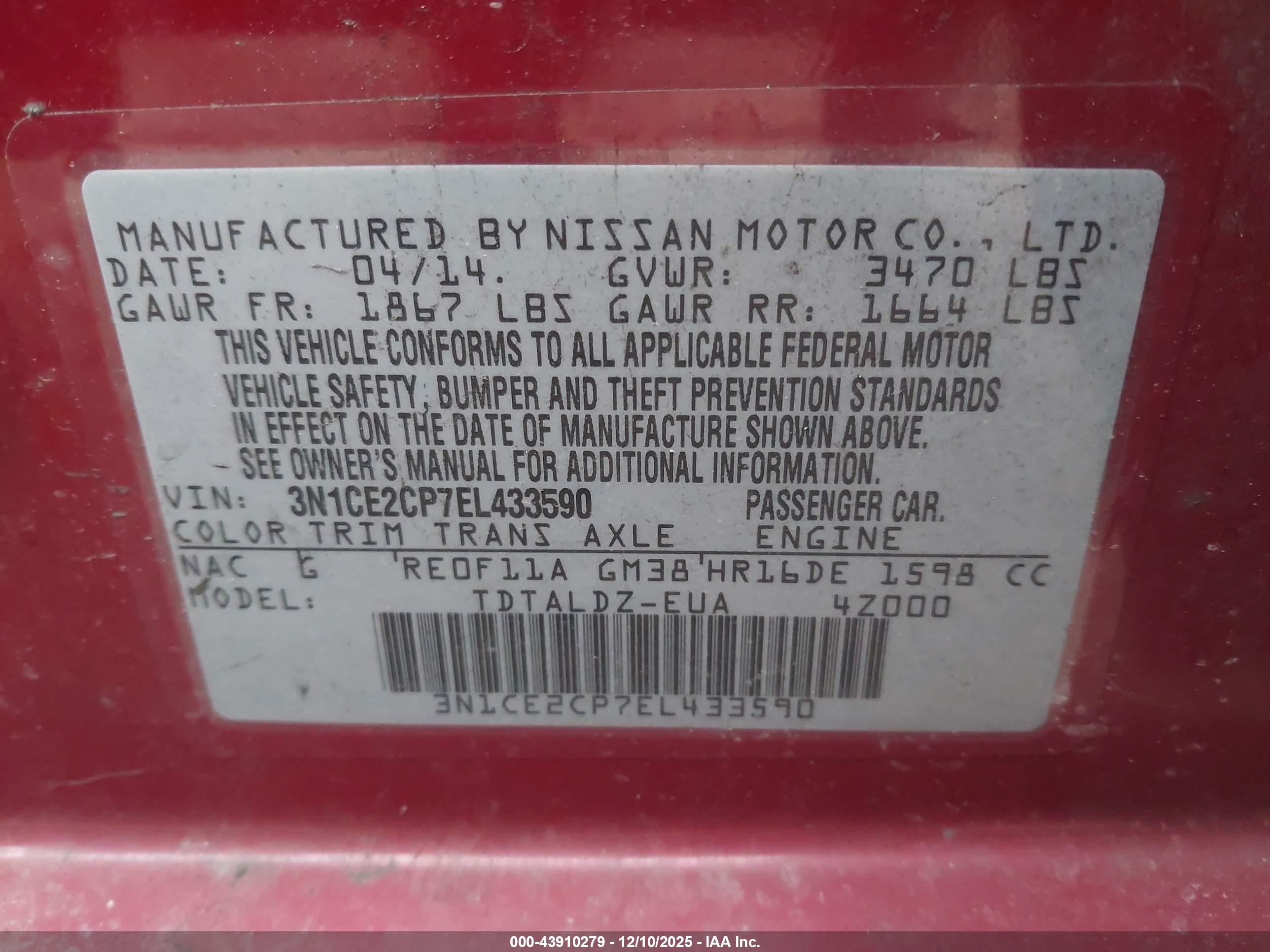 NISSAN VERSA image 9