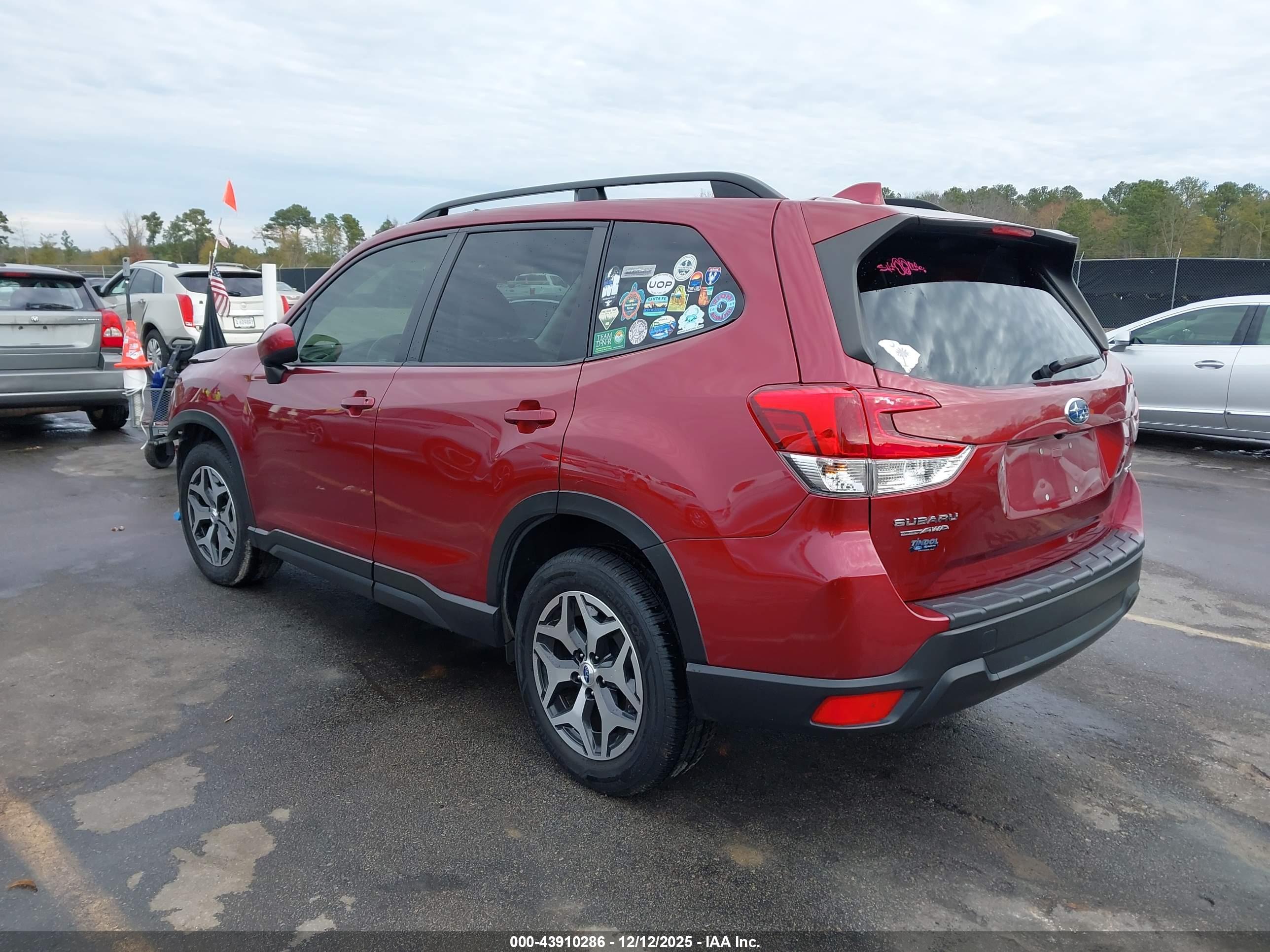 SUBARU FORESTER image 3