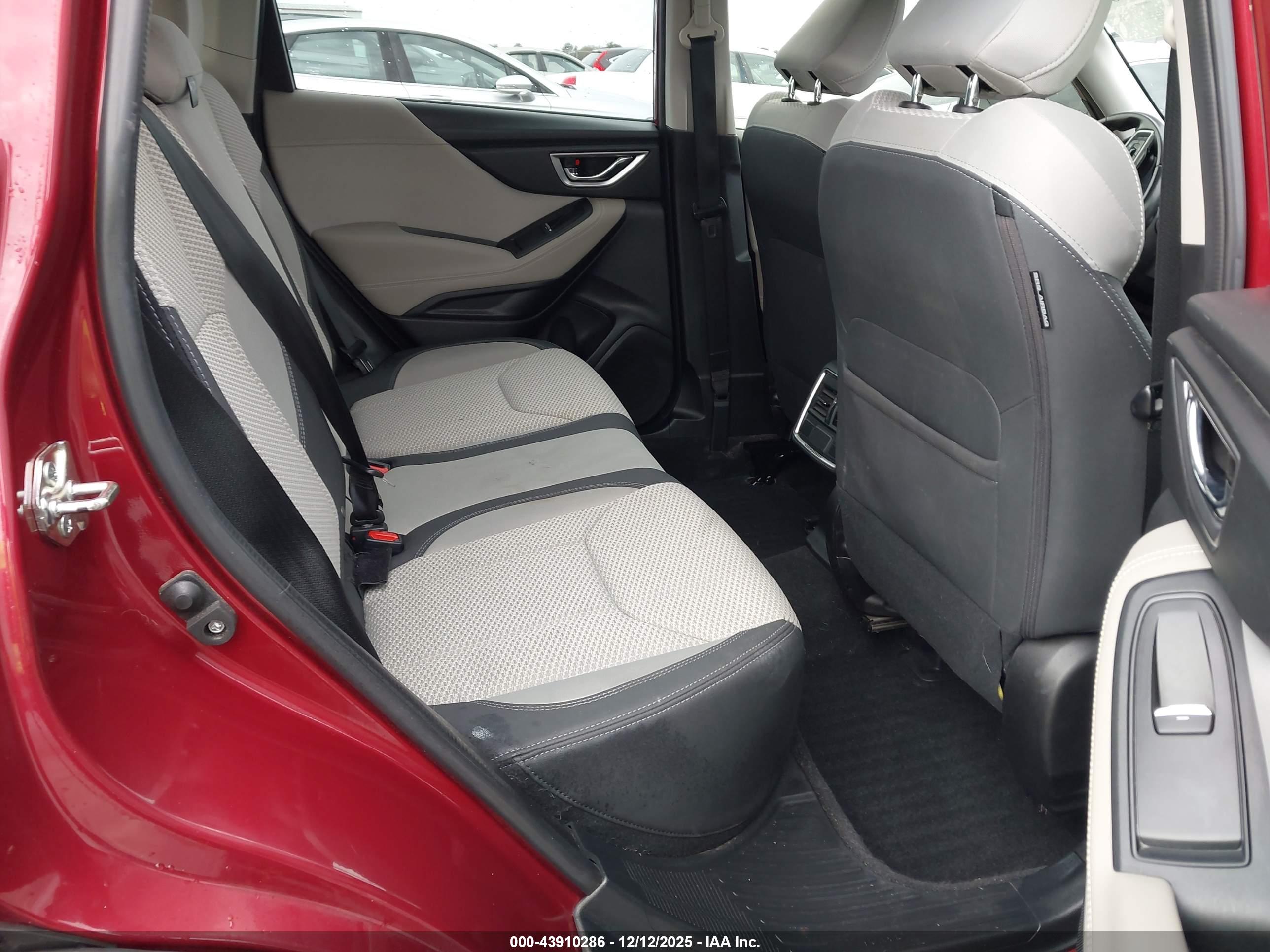 SUBARU FORESTER image 8