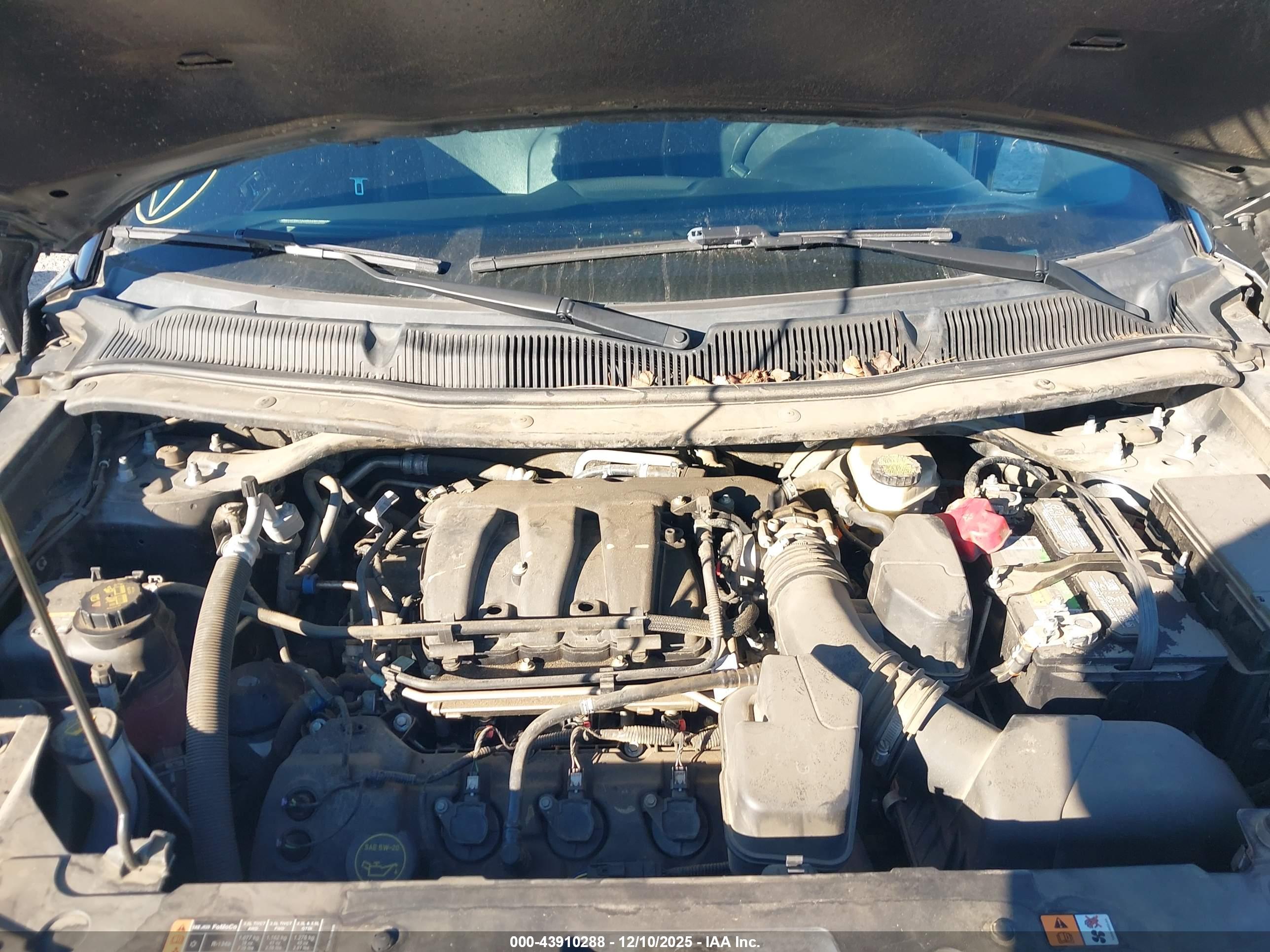 FORD EXPLORER image 10
