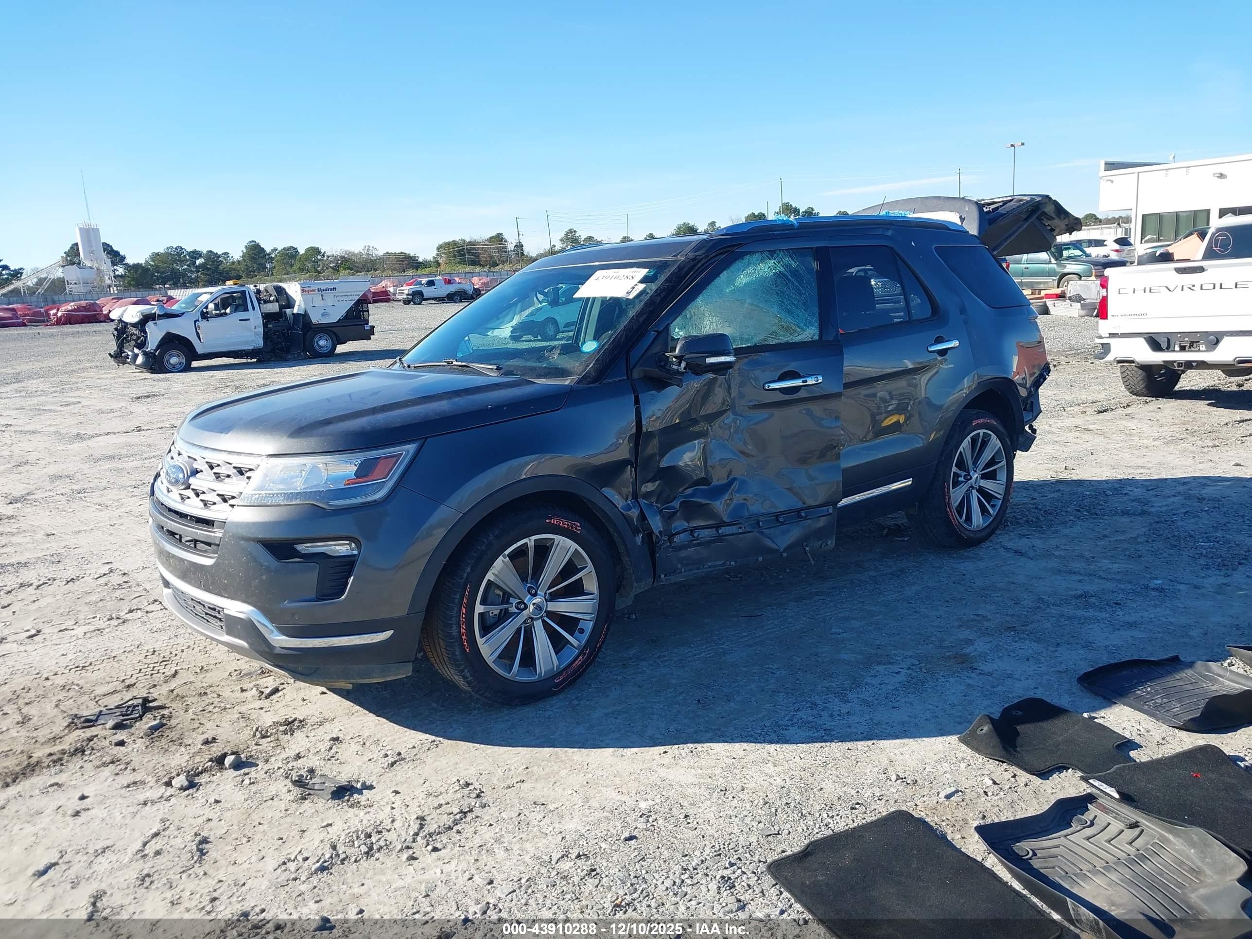 FORD EXPLORER image 2
