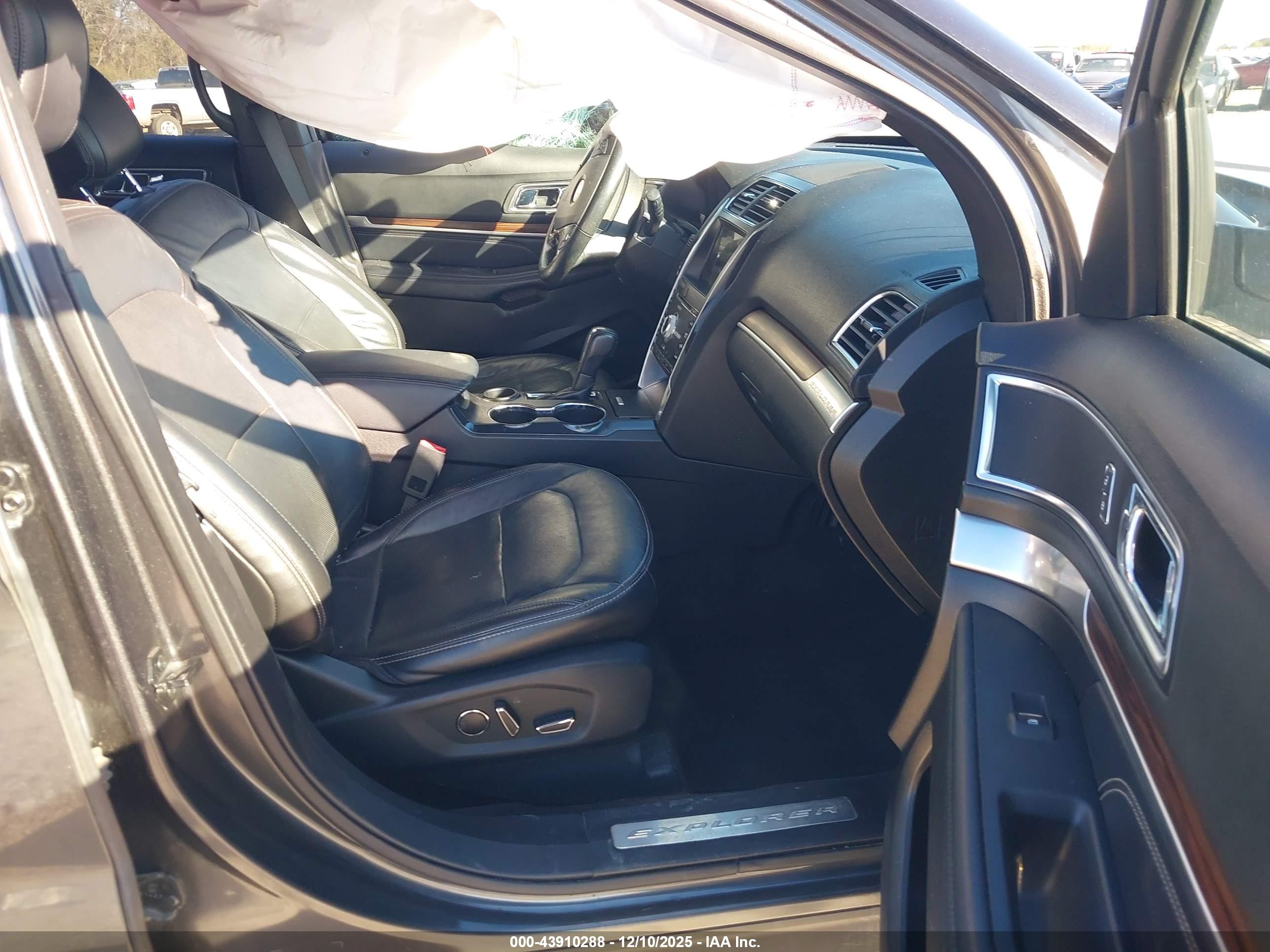 FORD EXPLORER image 5