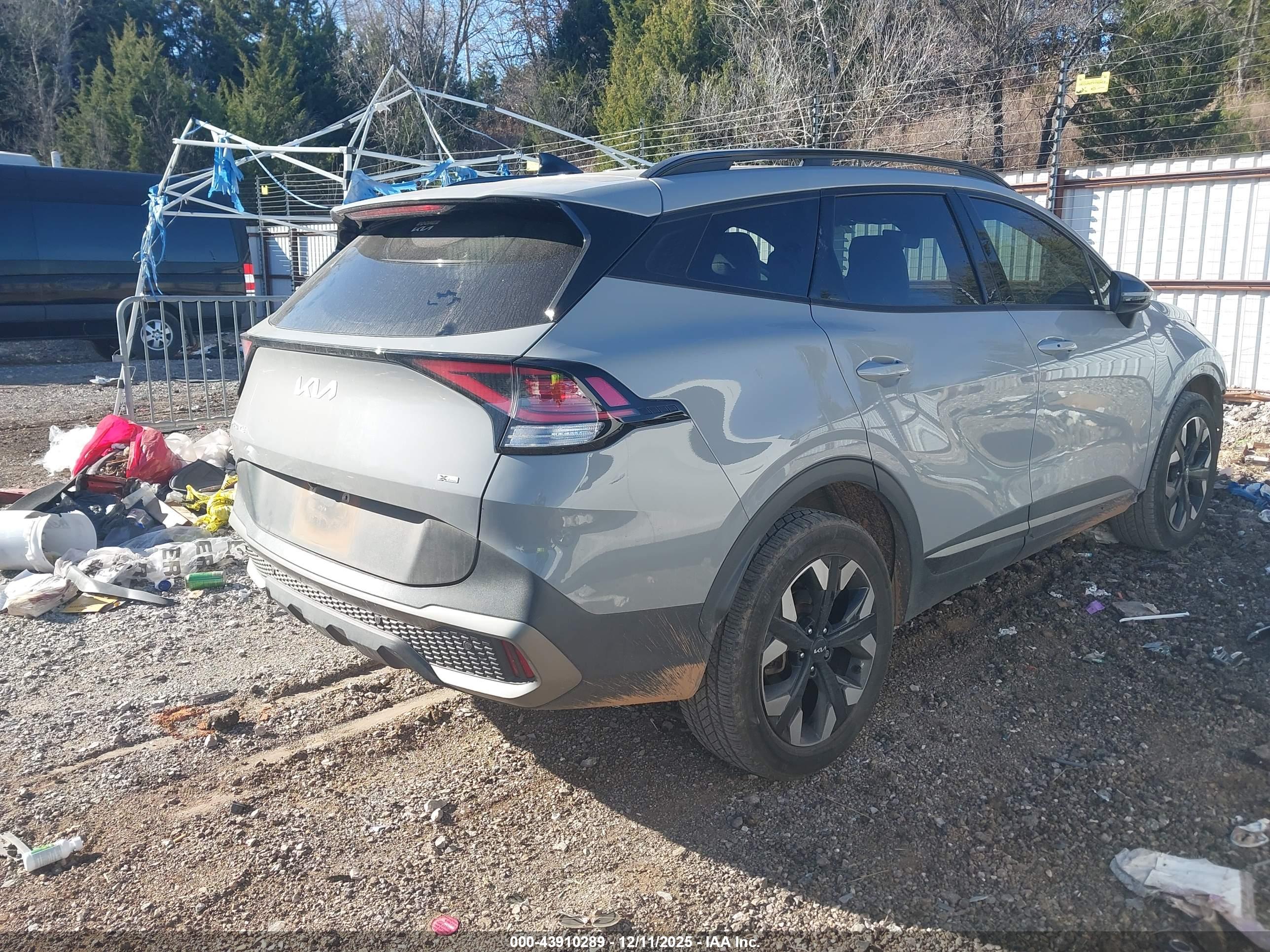 KIA SPORTAGE image 4