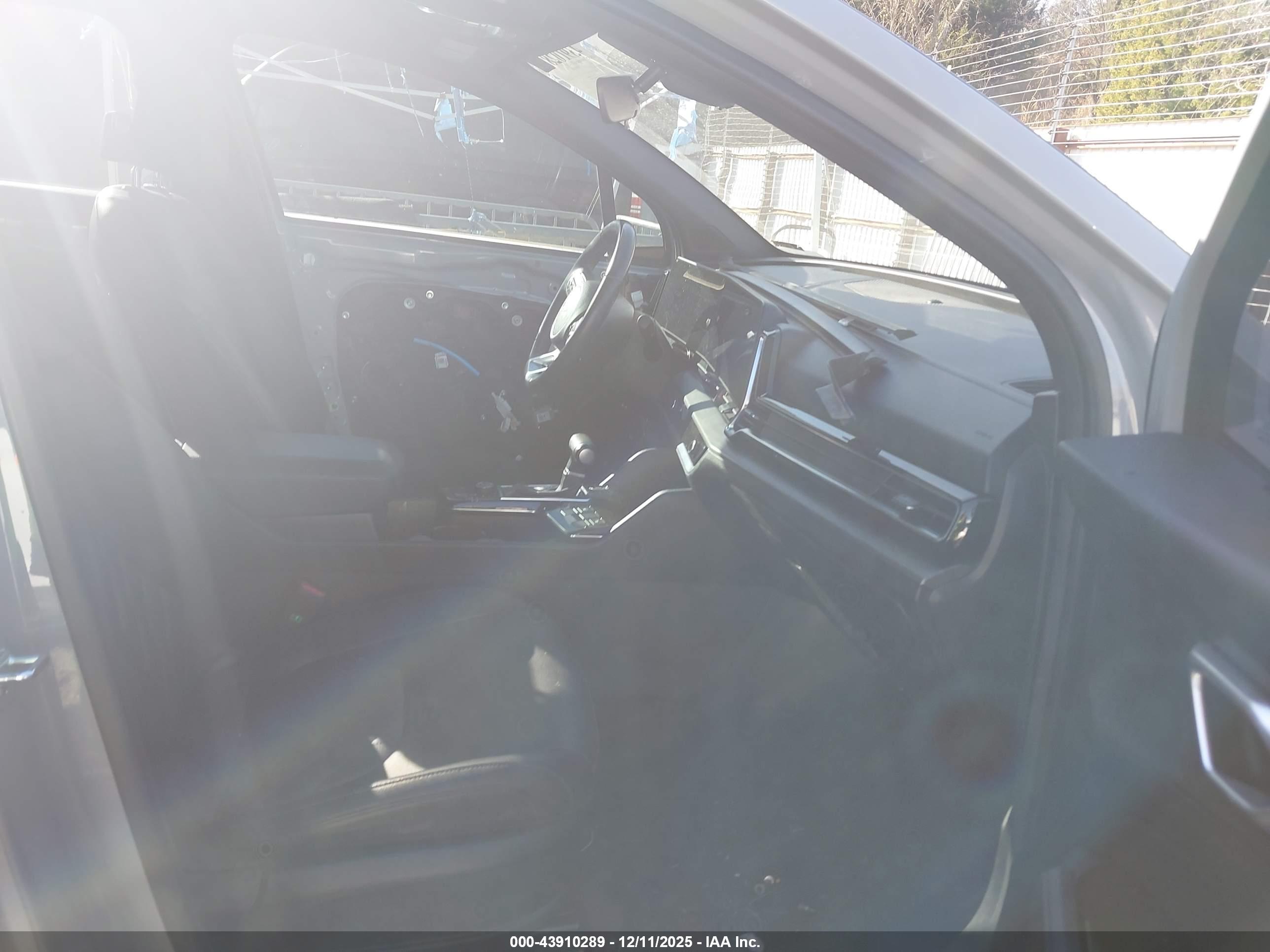 KIA SPORTAGE image 5