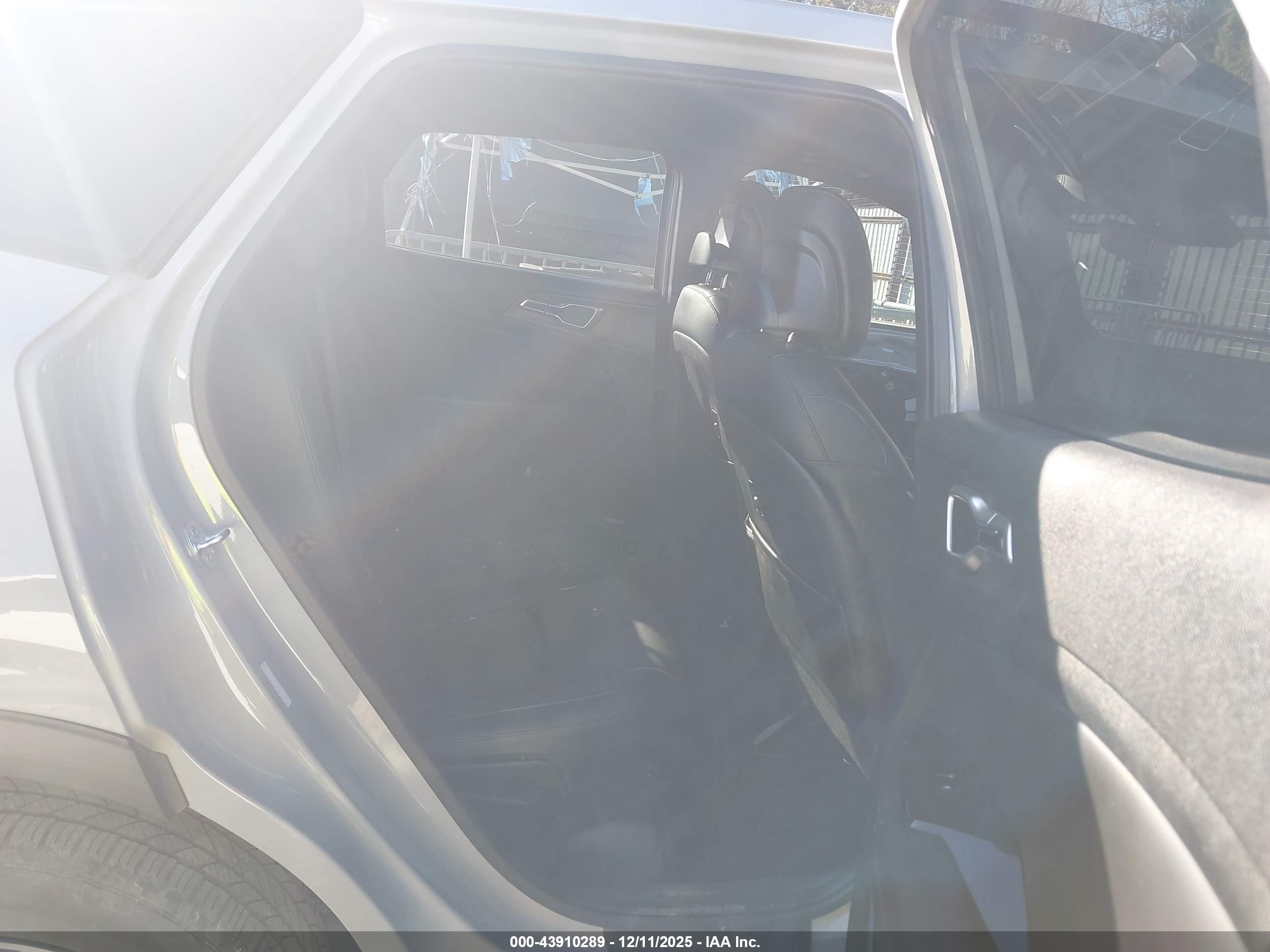 KIA SPORTAGE image 8