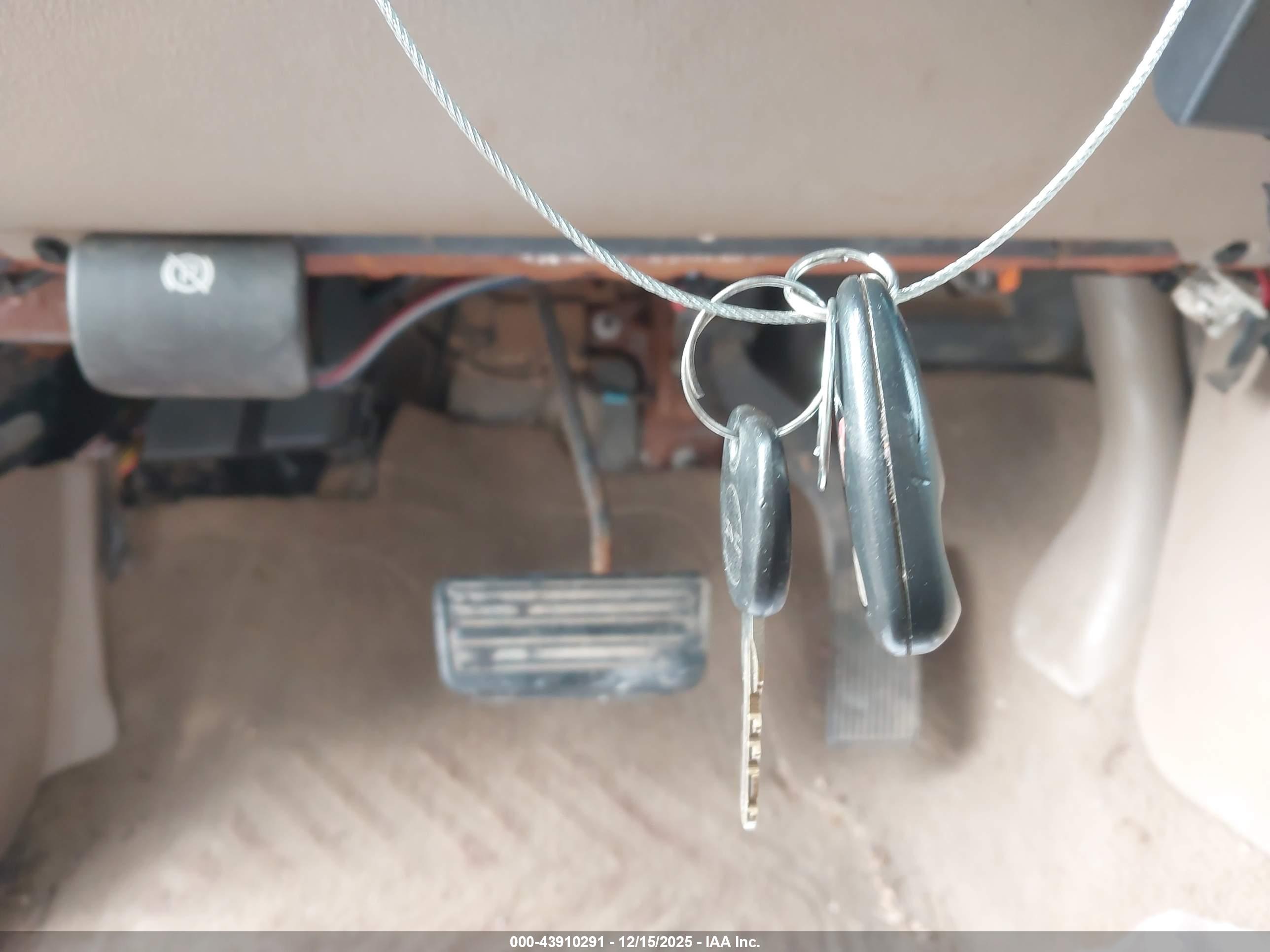 GMC SIERRA image 11
